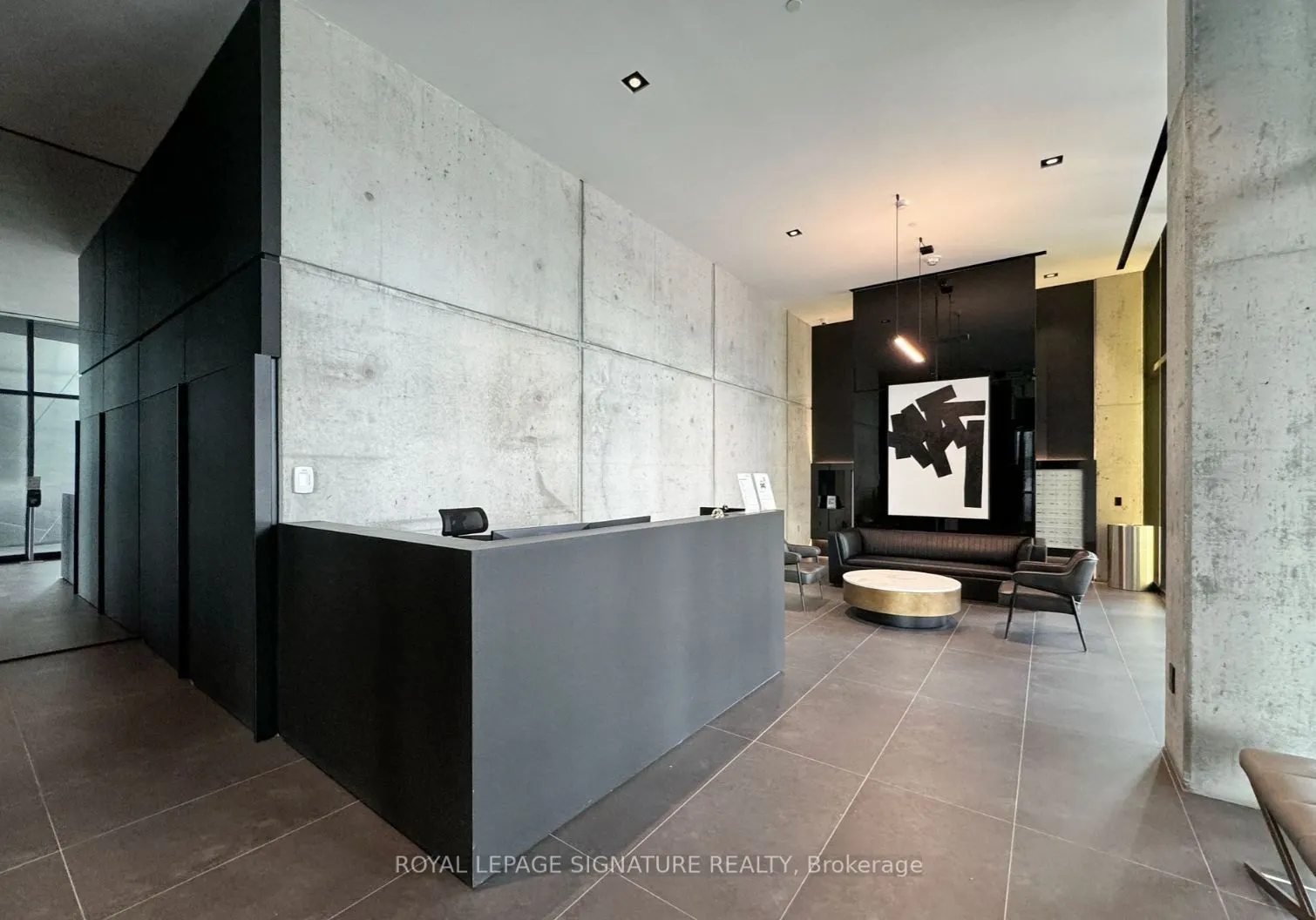 21 Lawren Harris Square #806