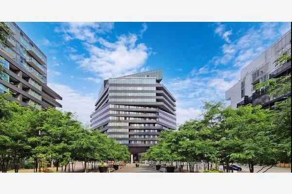 21 Lawren Harris Square #806