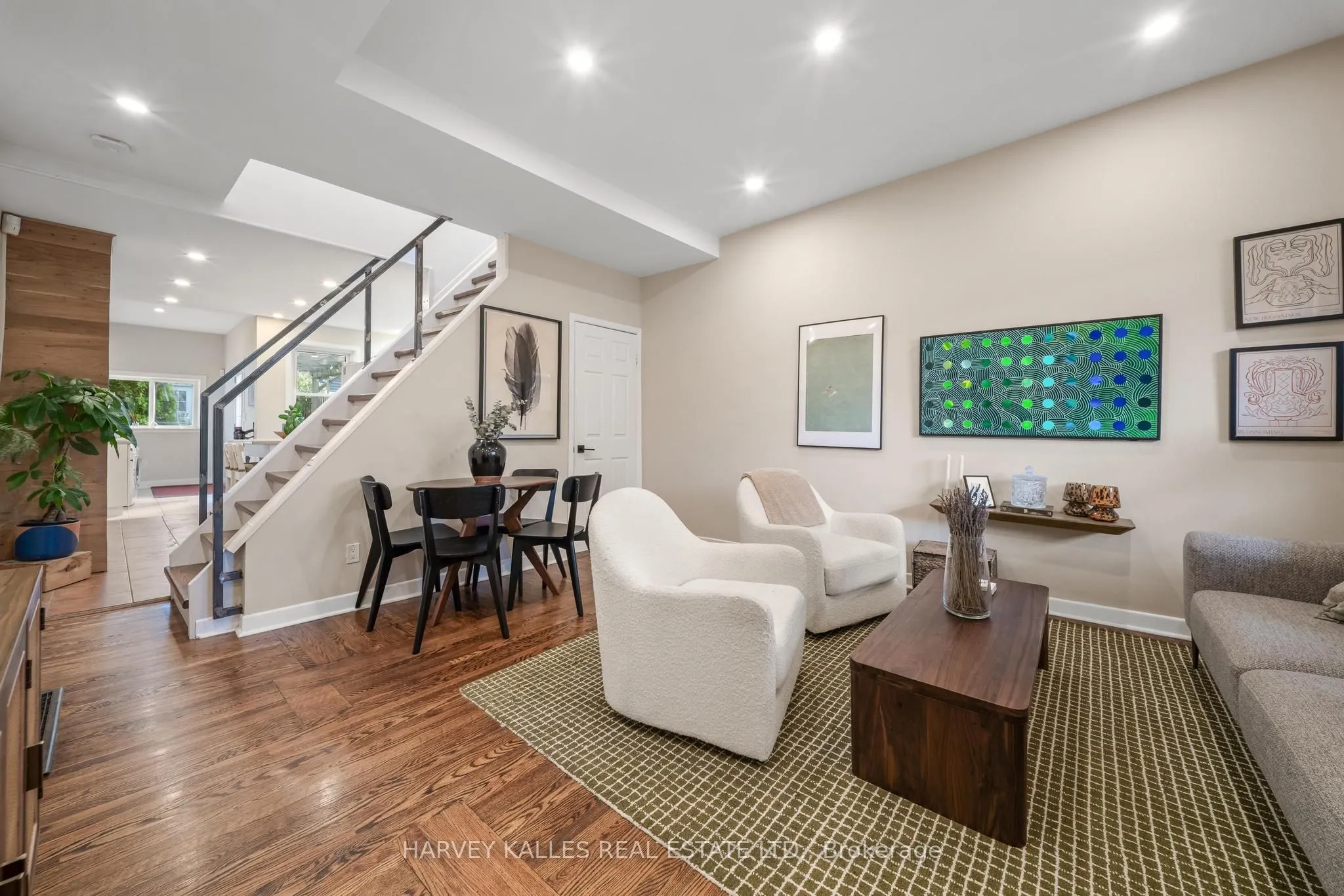 495 Roxton Road