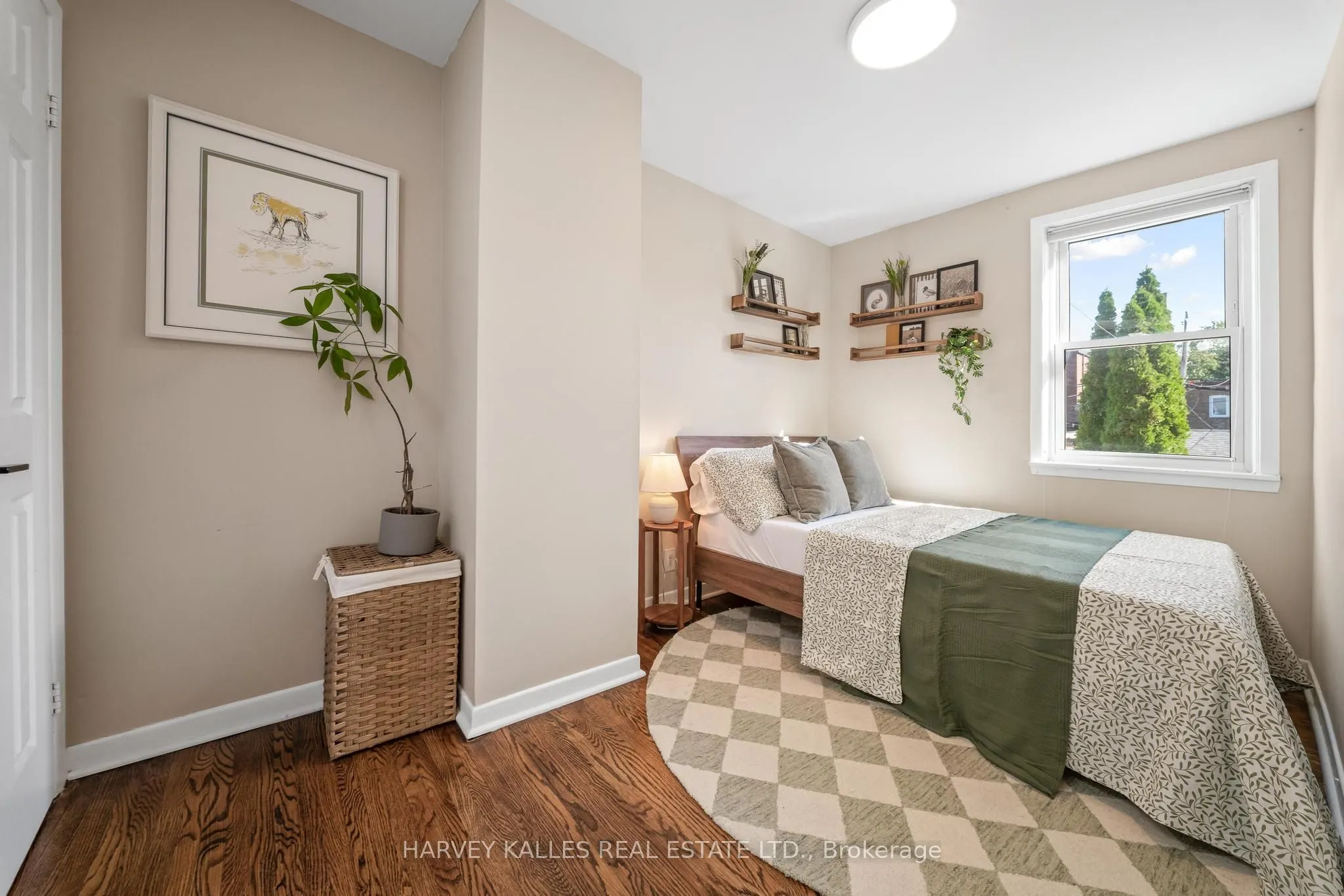 495 Roxton Road