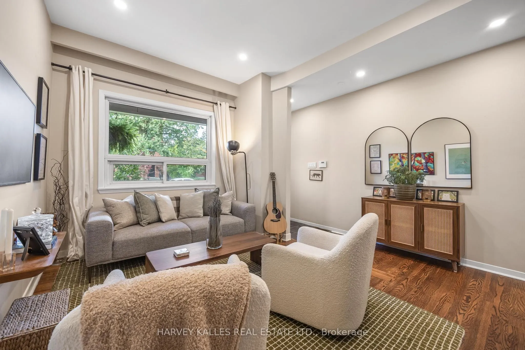 495 Roxton Road