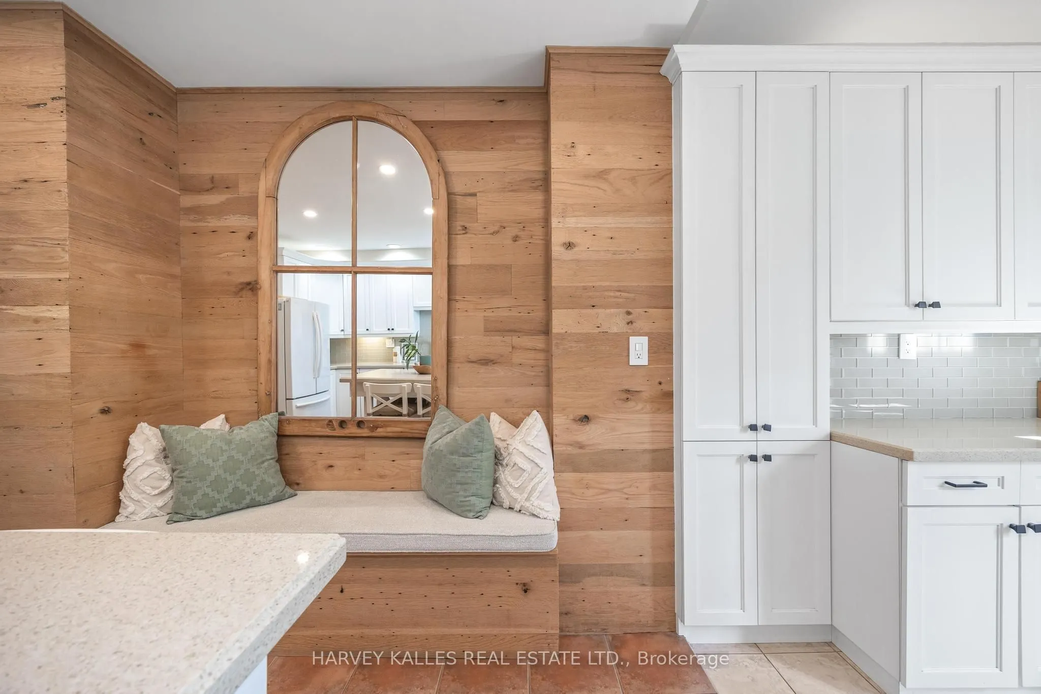 495 Roxton Road