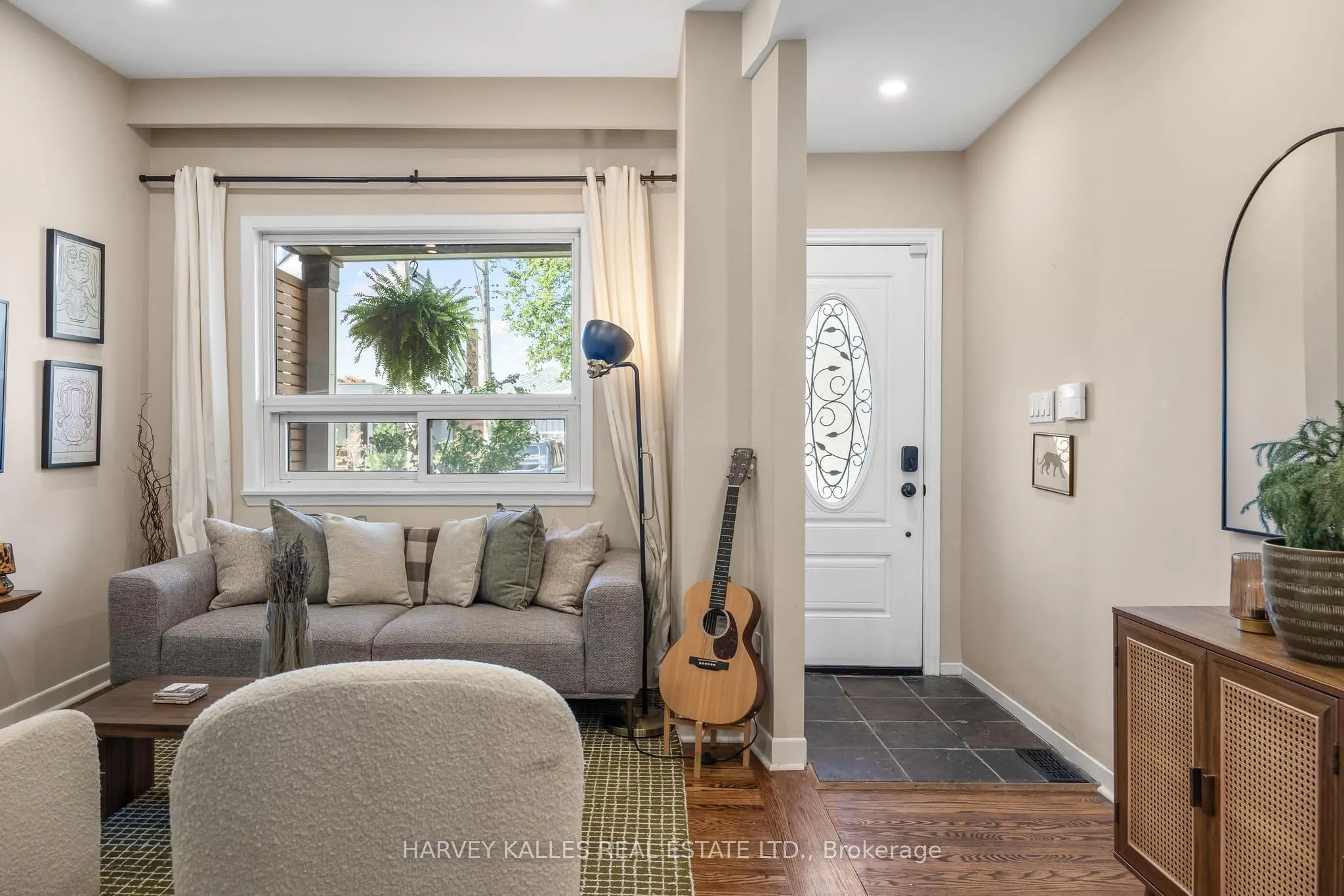 495 Roxton Road