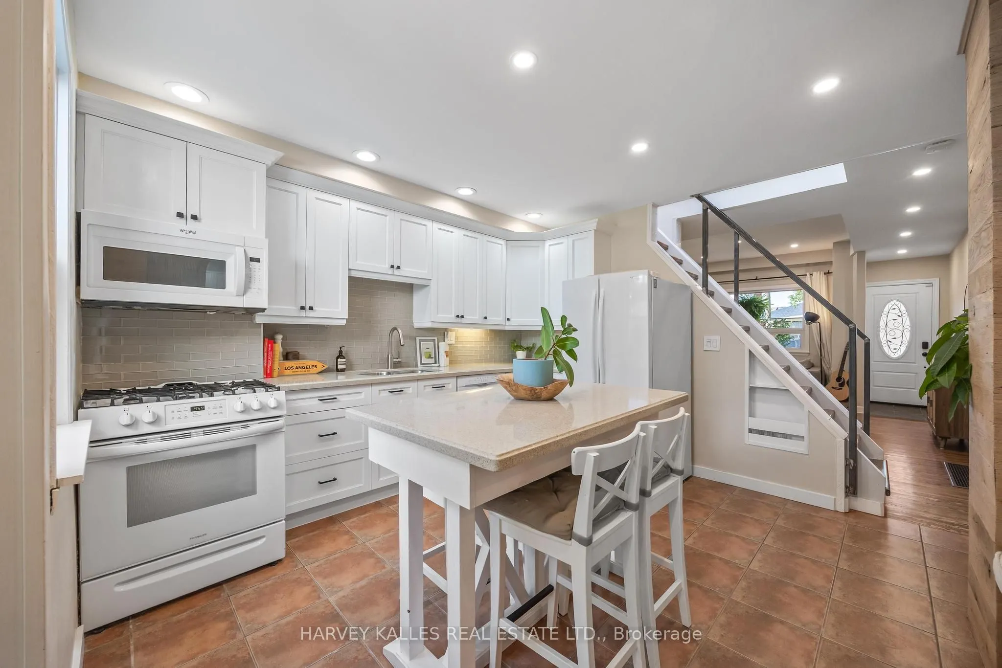495 Roxton Road