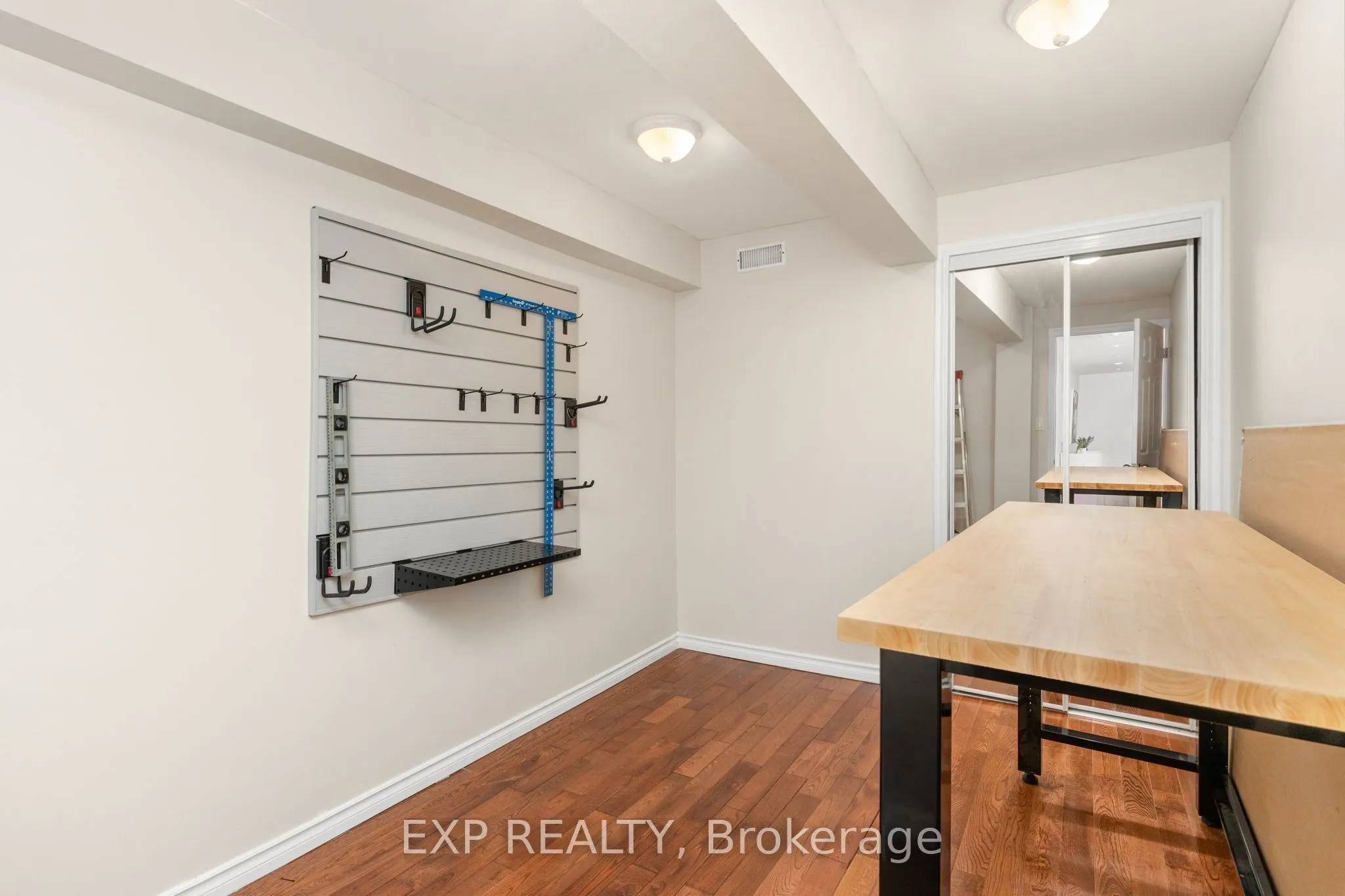 5 Tadcaster Place