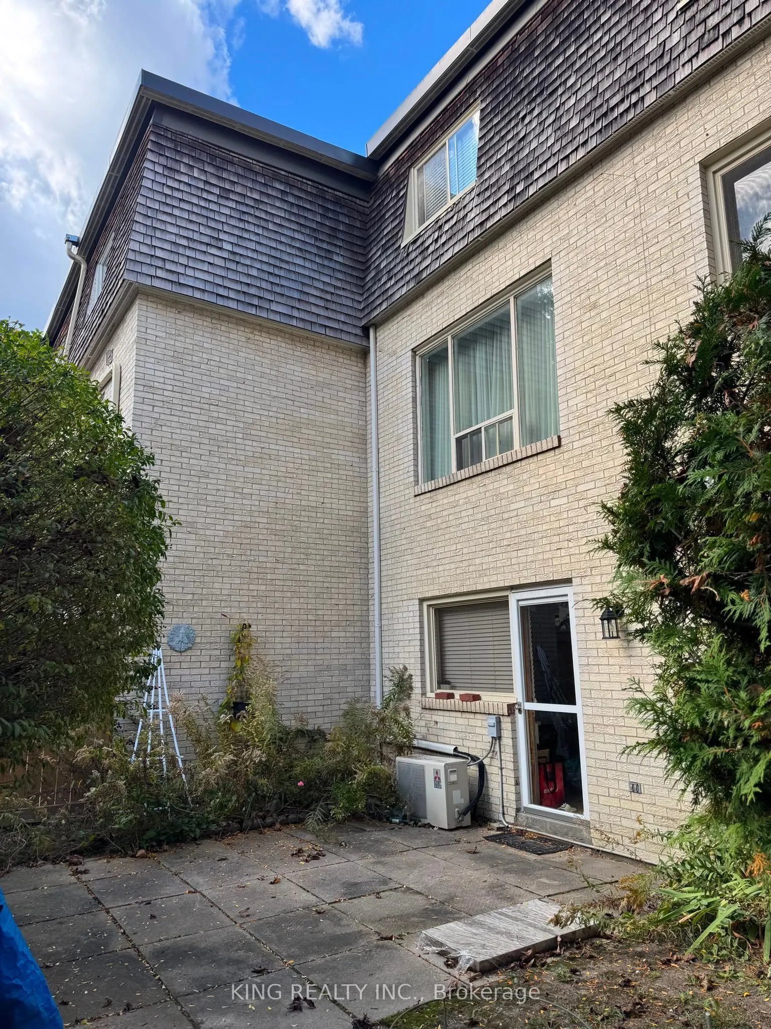 41 Courville Coachway #71