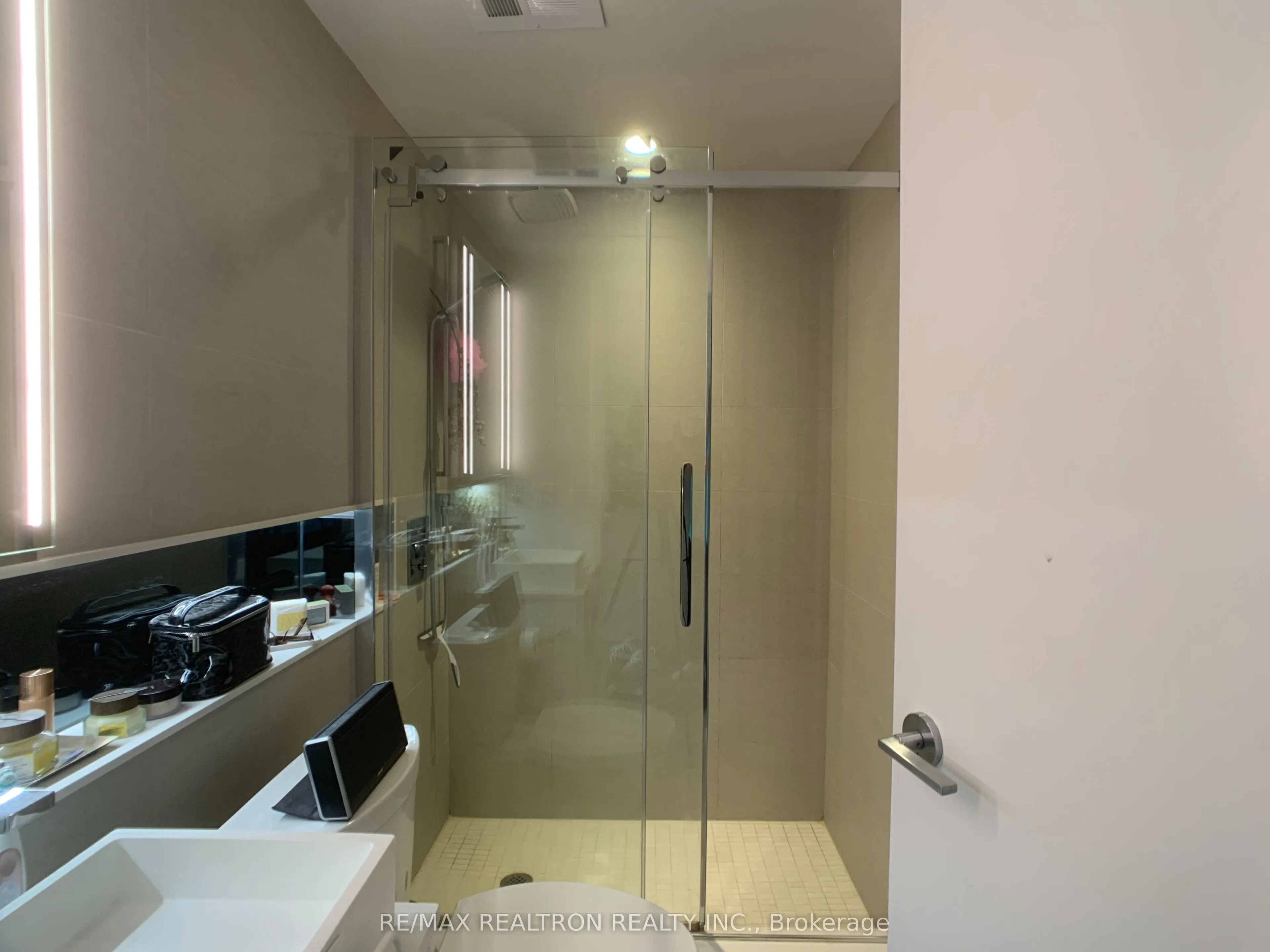215 Queen Street W #1201