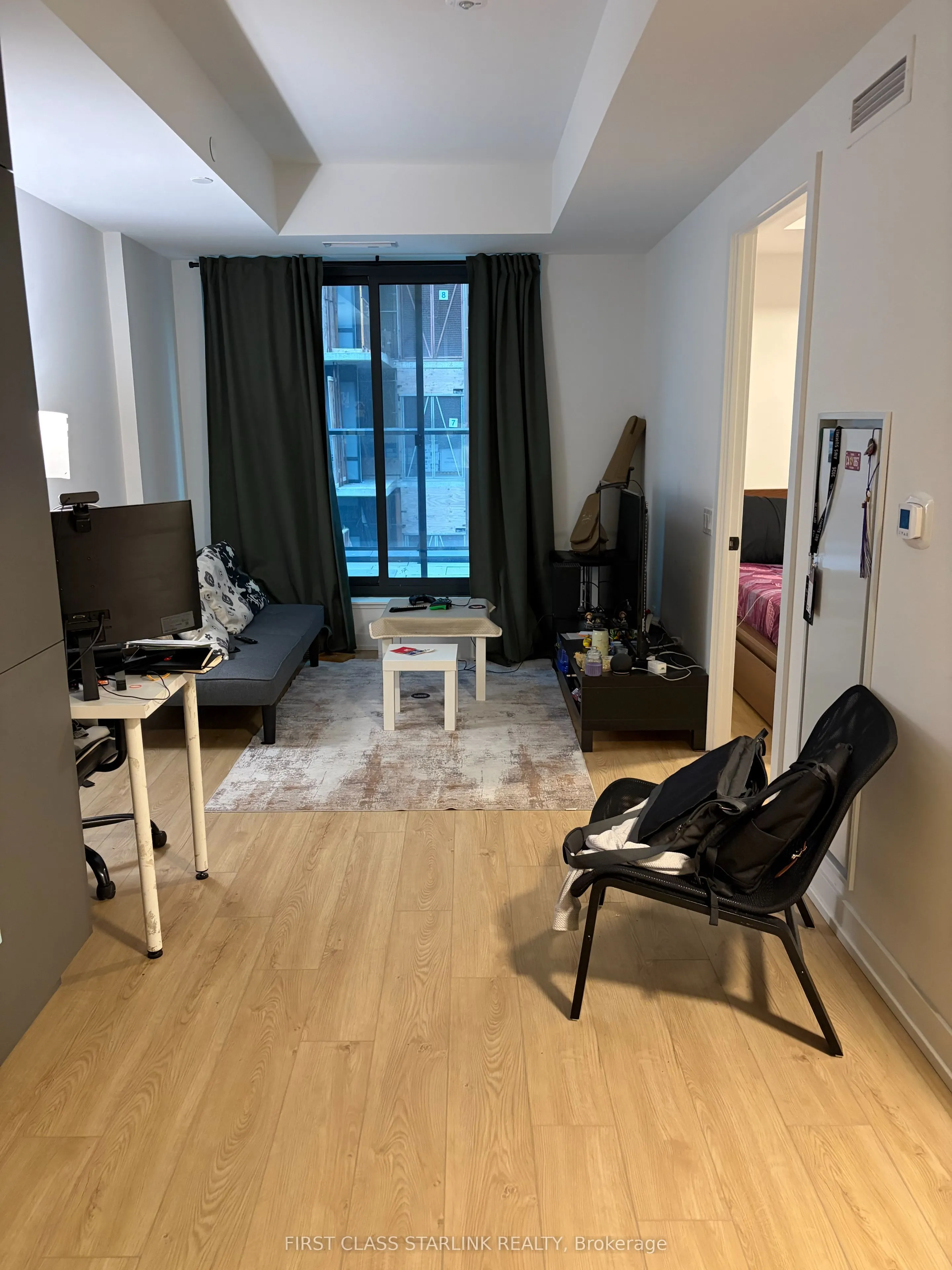 35 Parliament Street #817