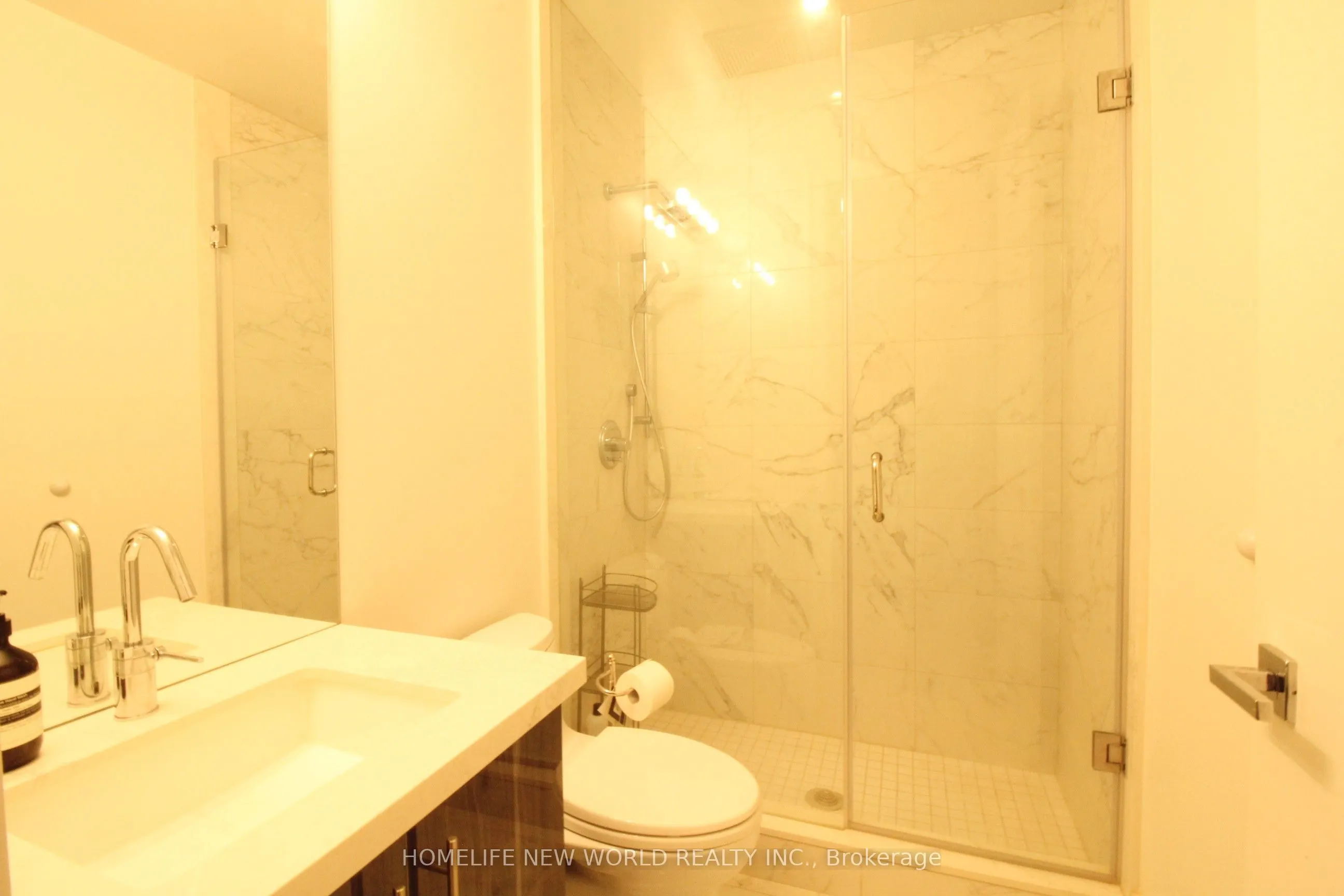 29 QUEENS QUAY E #1123