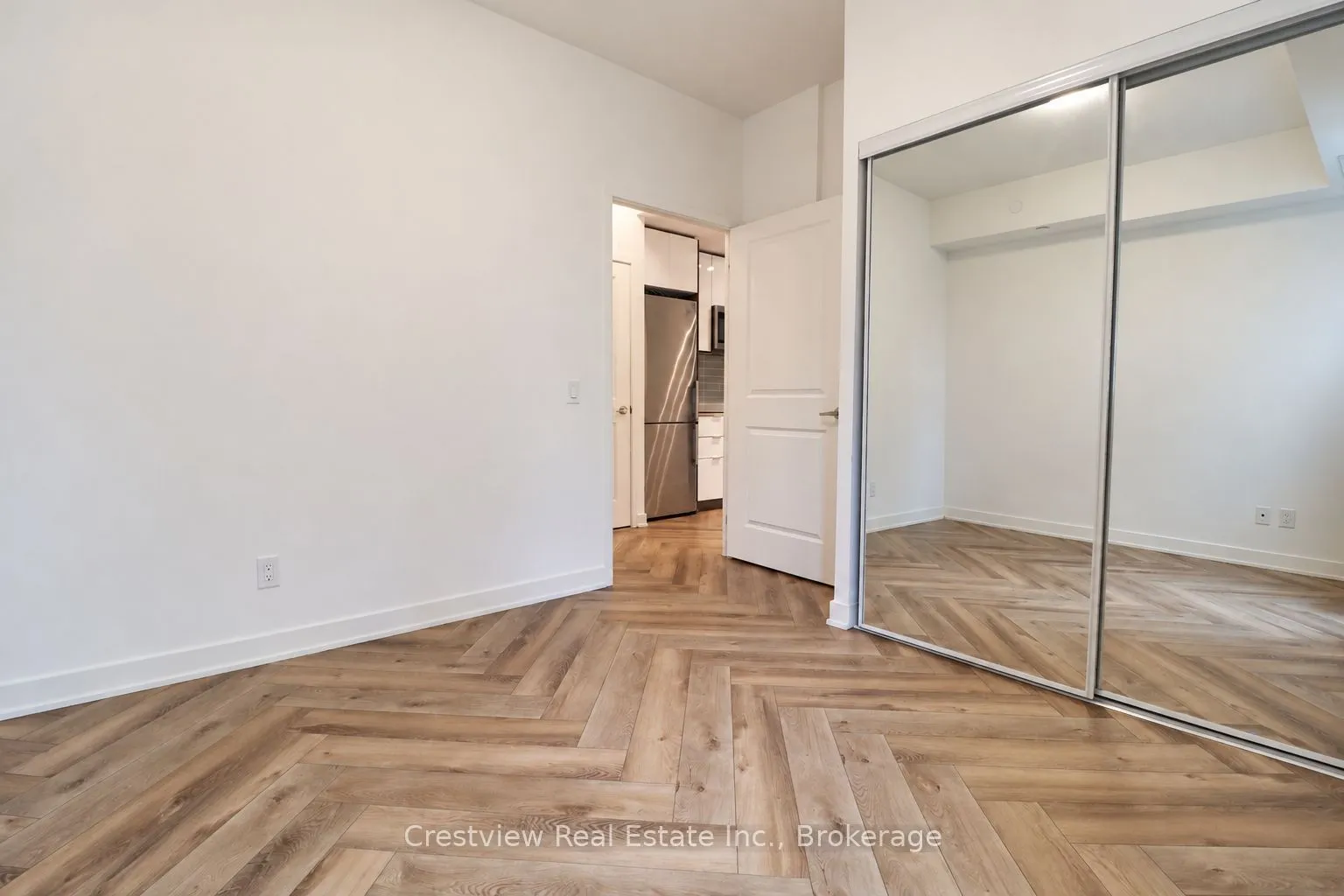 543 Richmond Street W #420