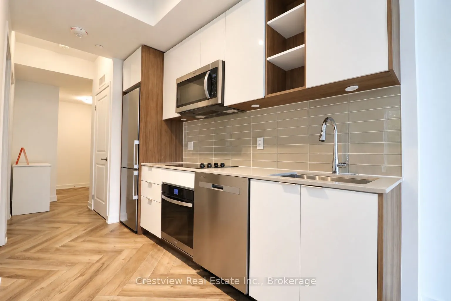 543 Richmond Street W #420