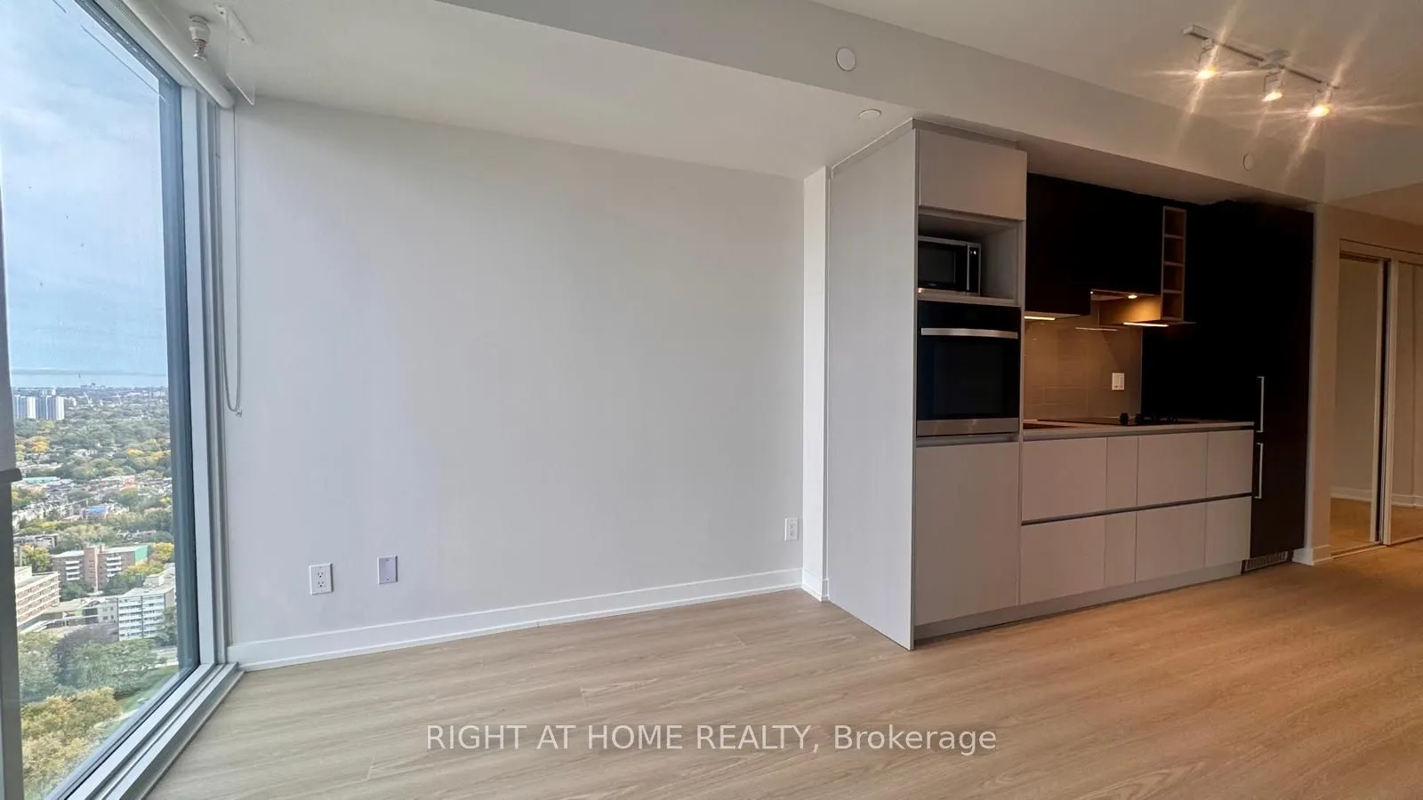 319 Jarvis Street #4106