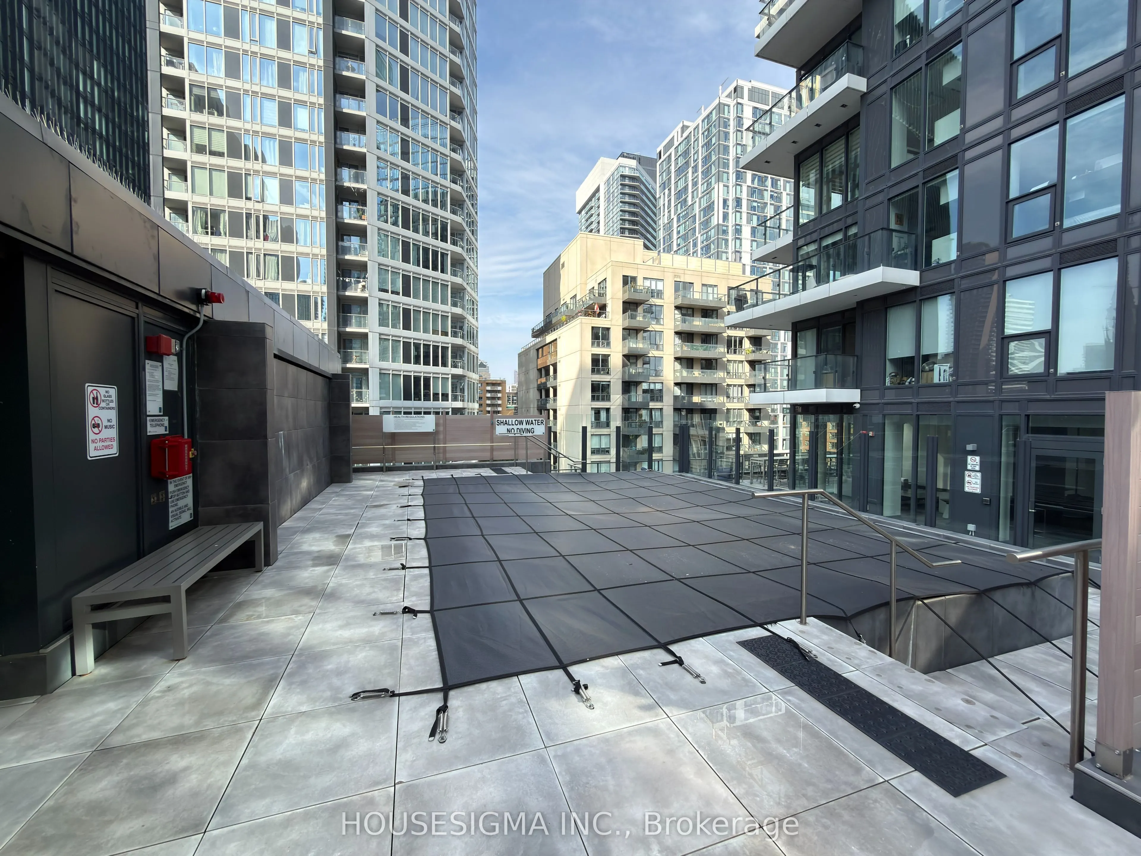 77 Shuter Street #612