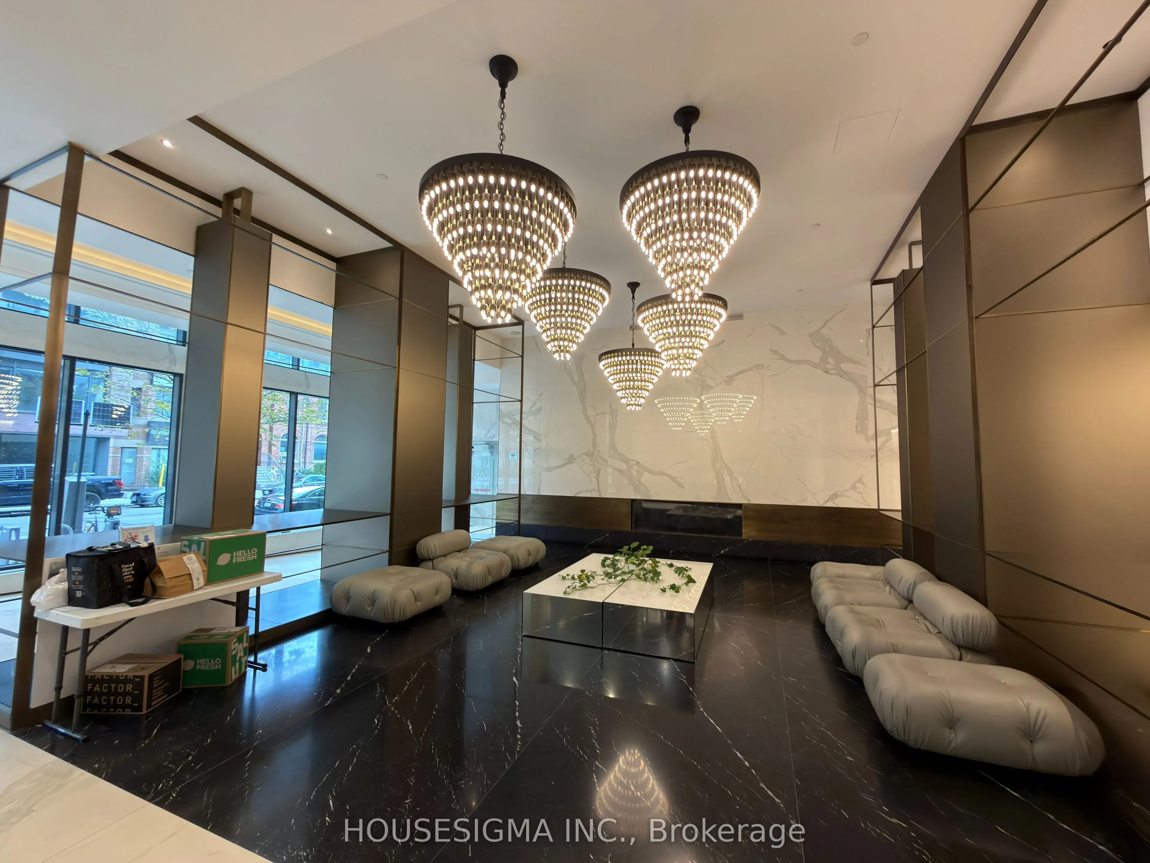 77 Shuter Street #612