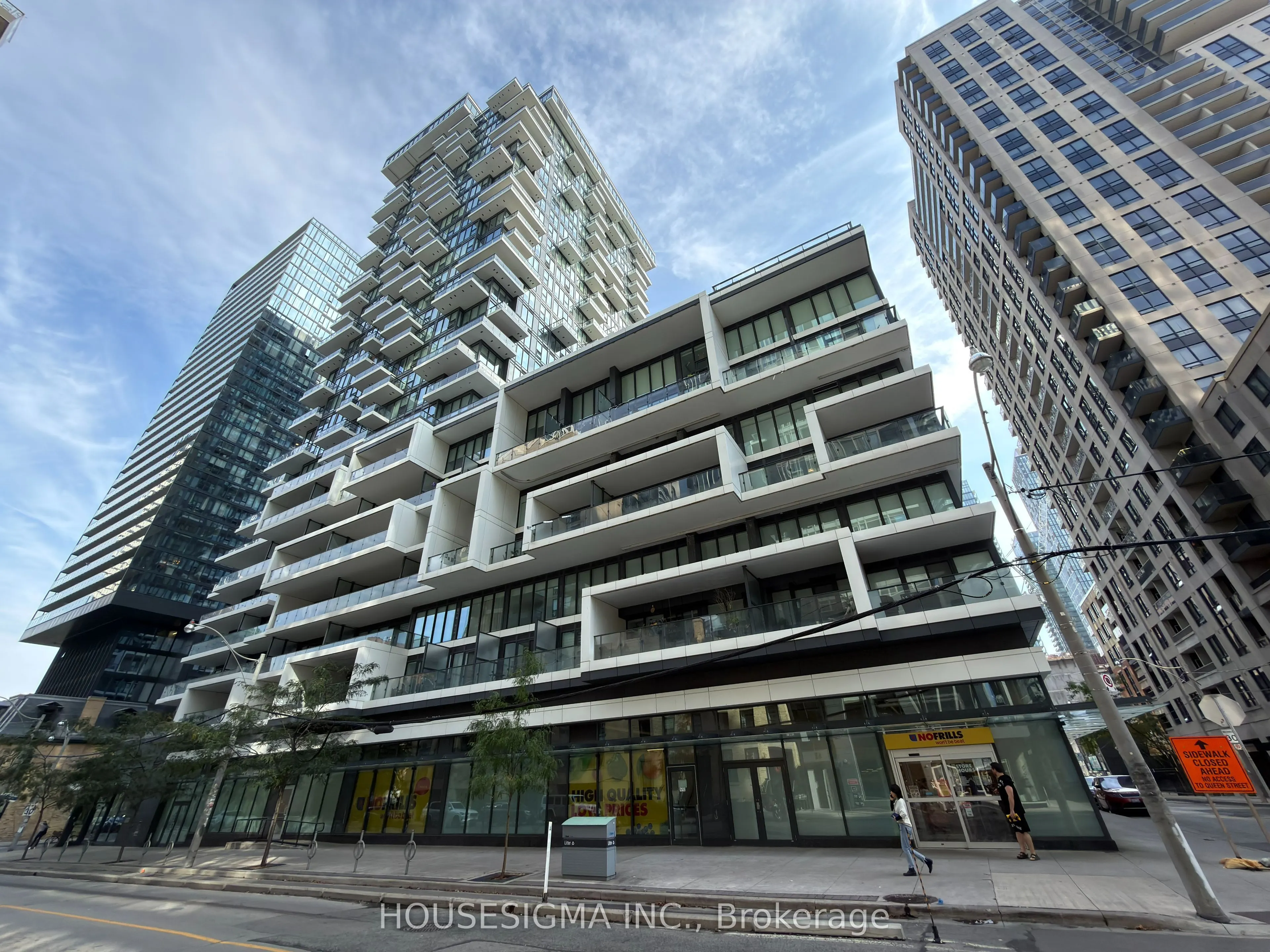 77 Shuter Street #612