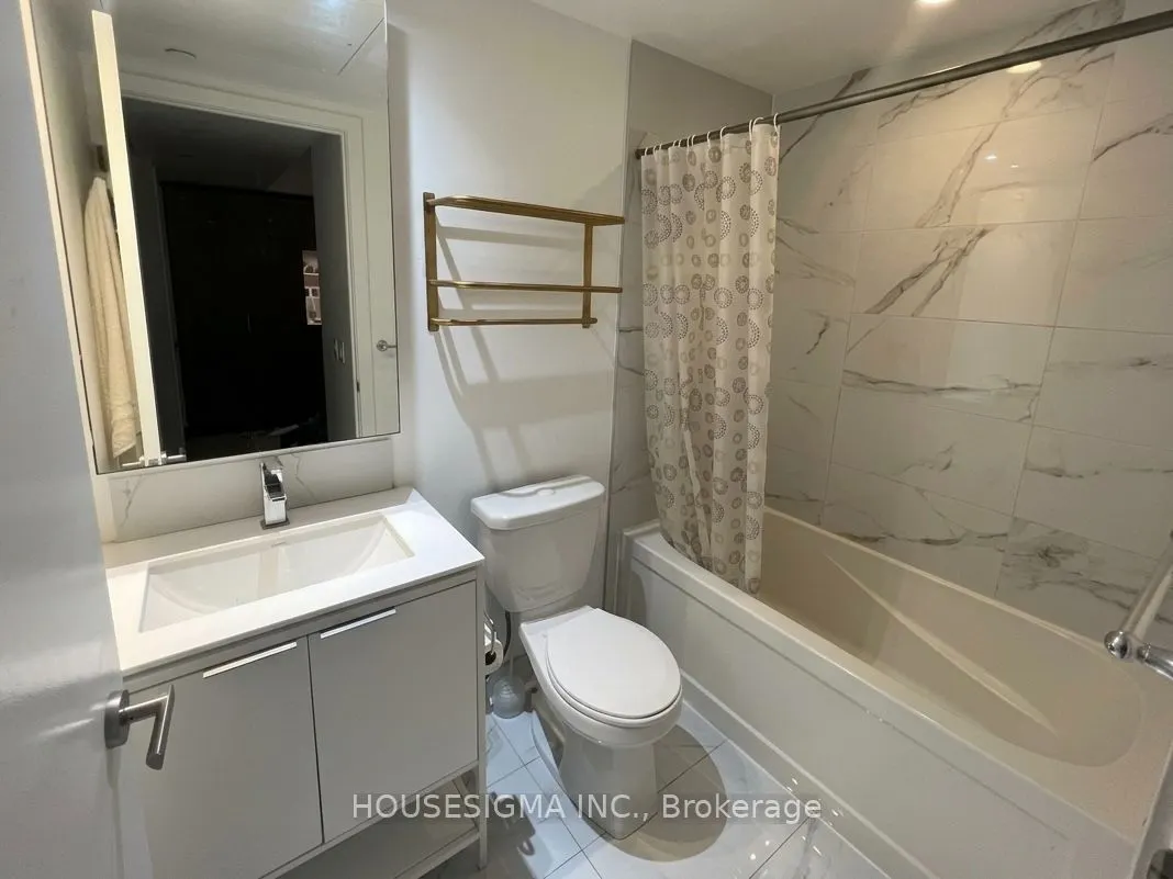 77 Shuter Street #612