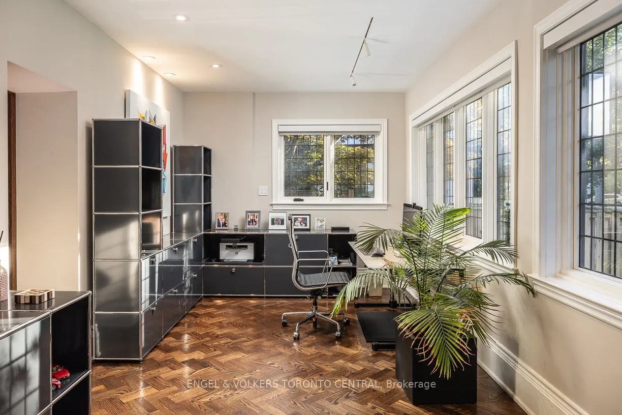1 Bryce Avenue