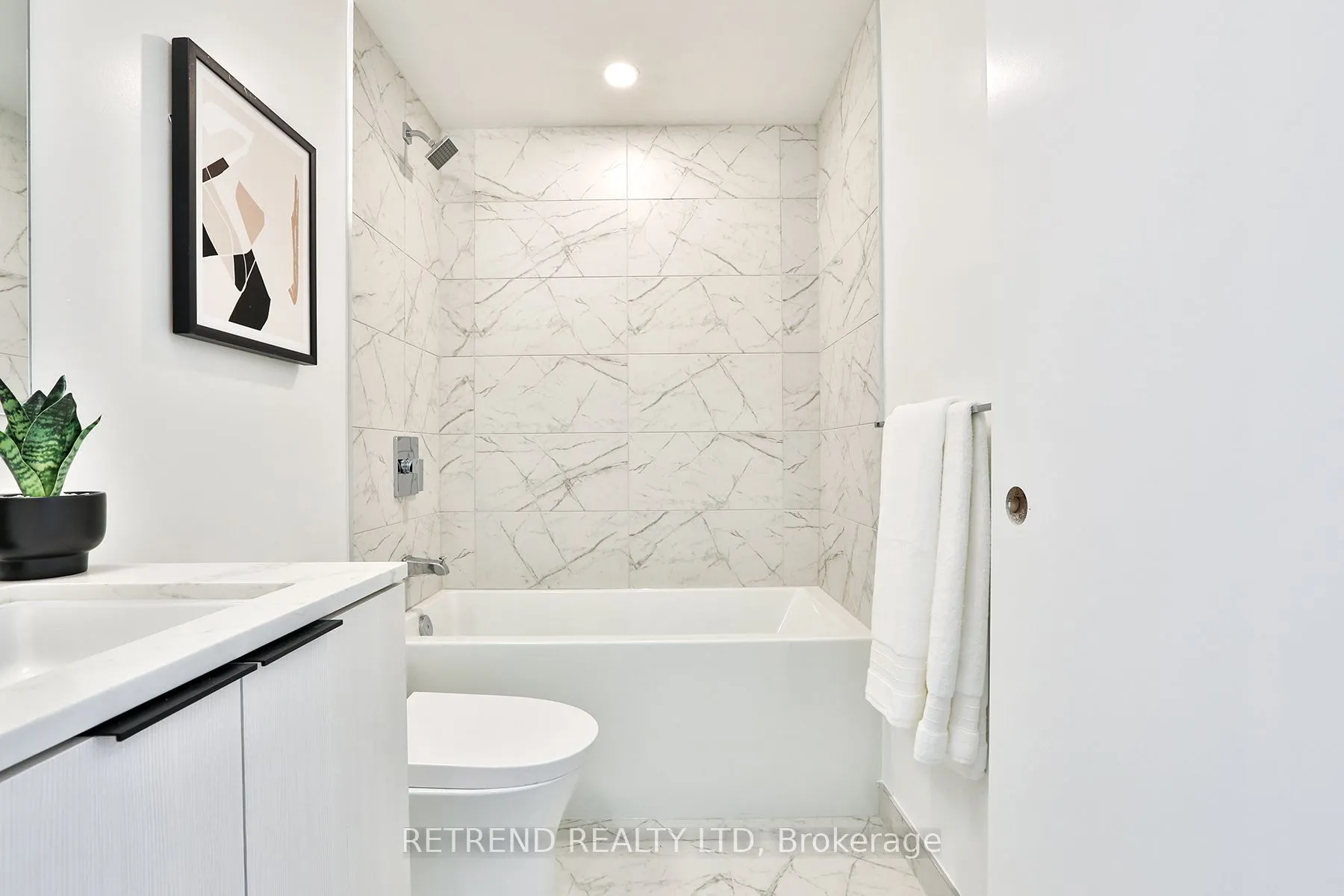 82 Dalhousie Street #PH08