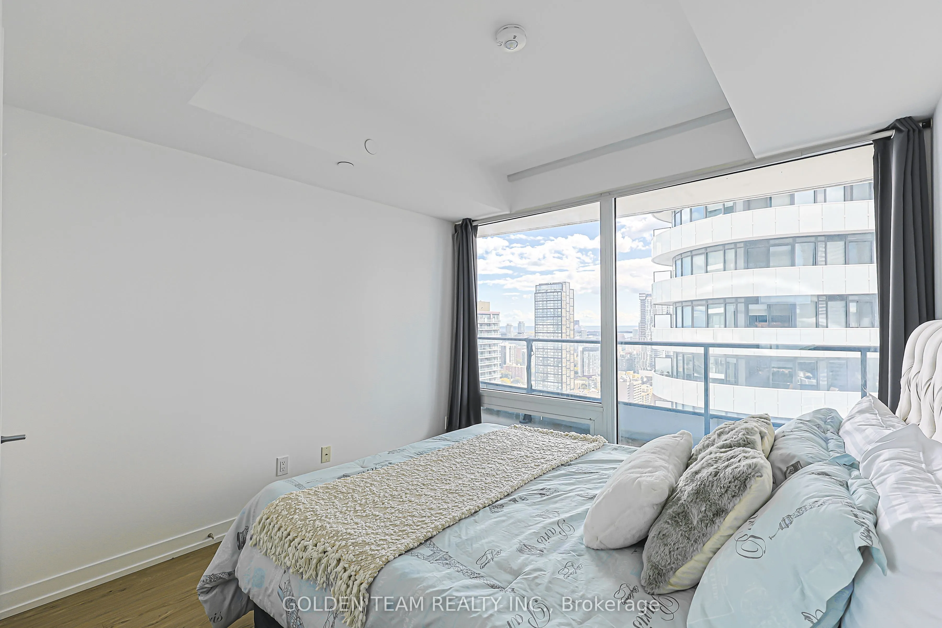 85 Wood Street #3802