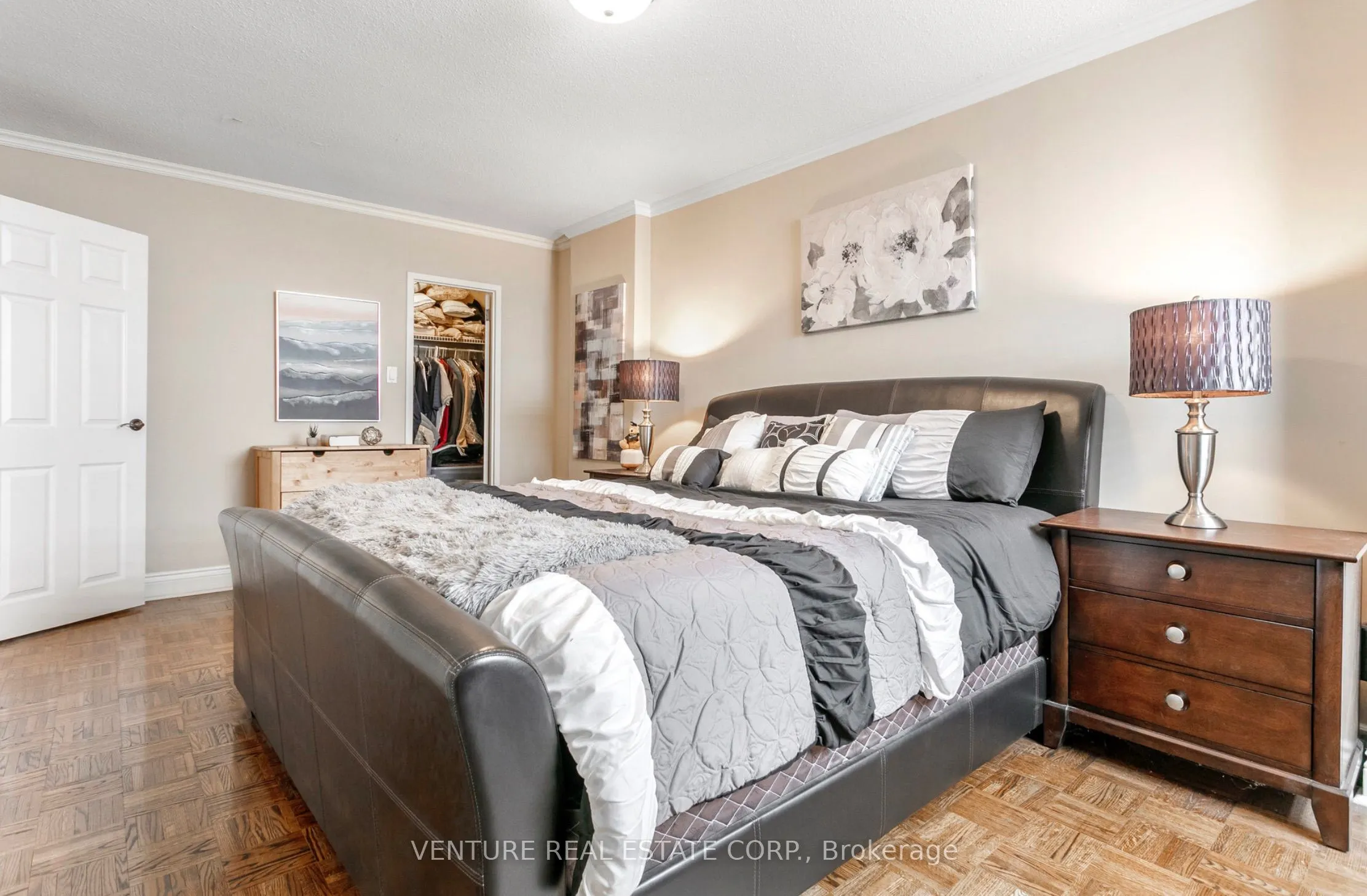 5949 Yonge Street #801