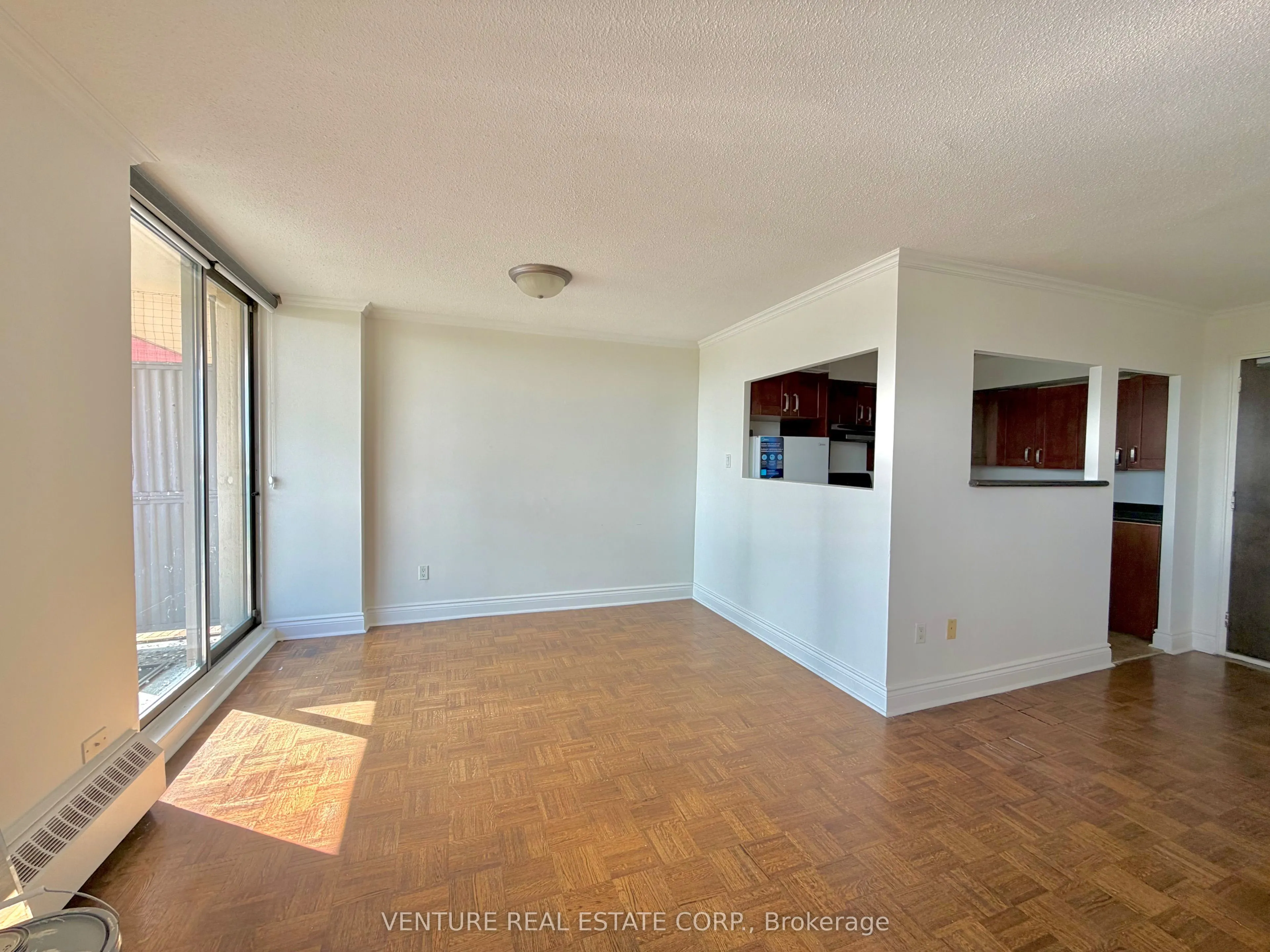 5949 Yonge Street #801