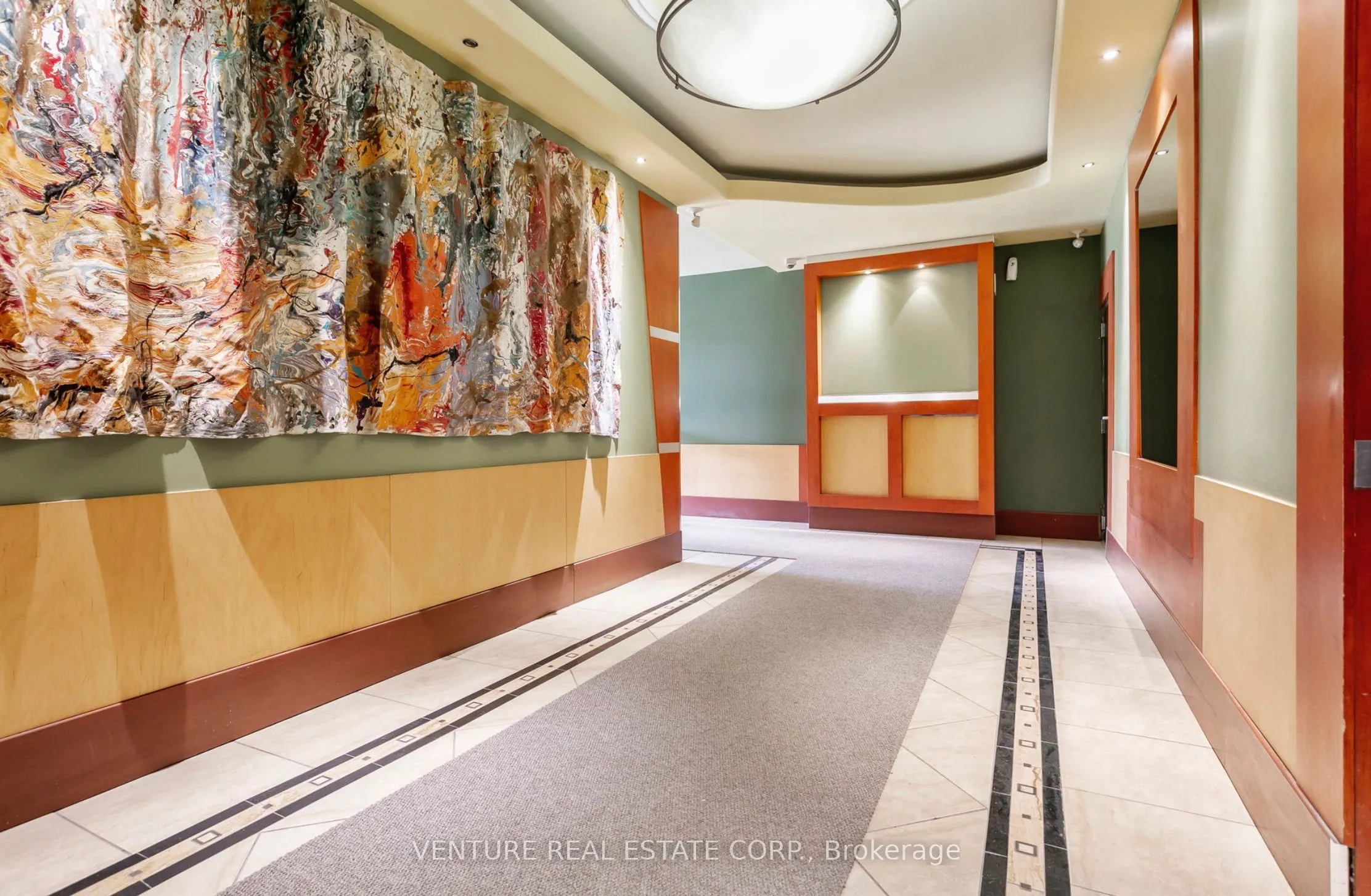 5949 Yonge Street #801