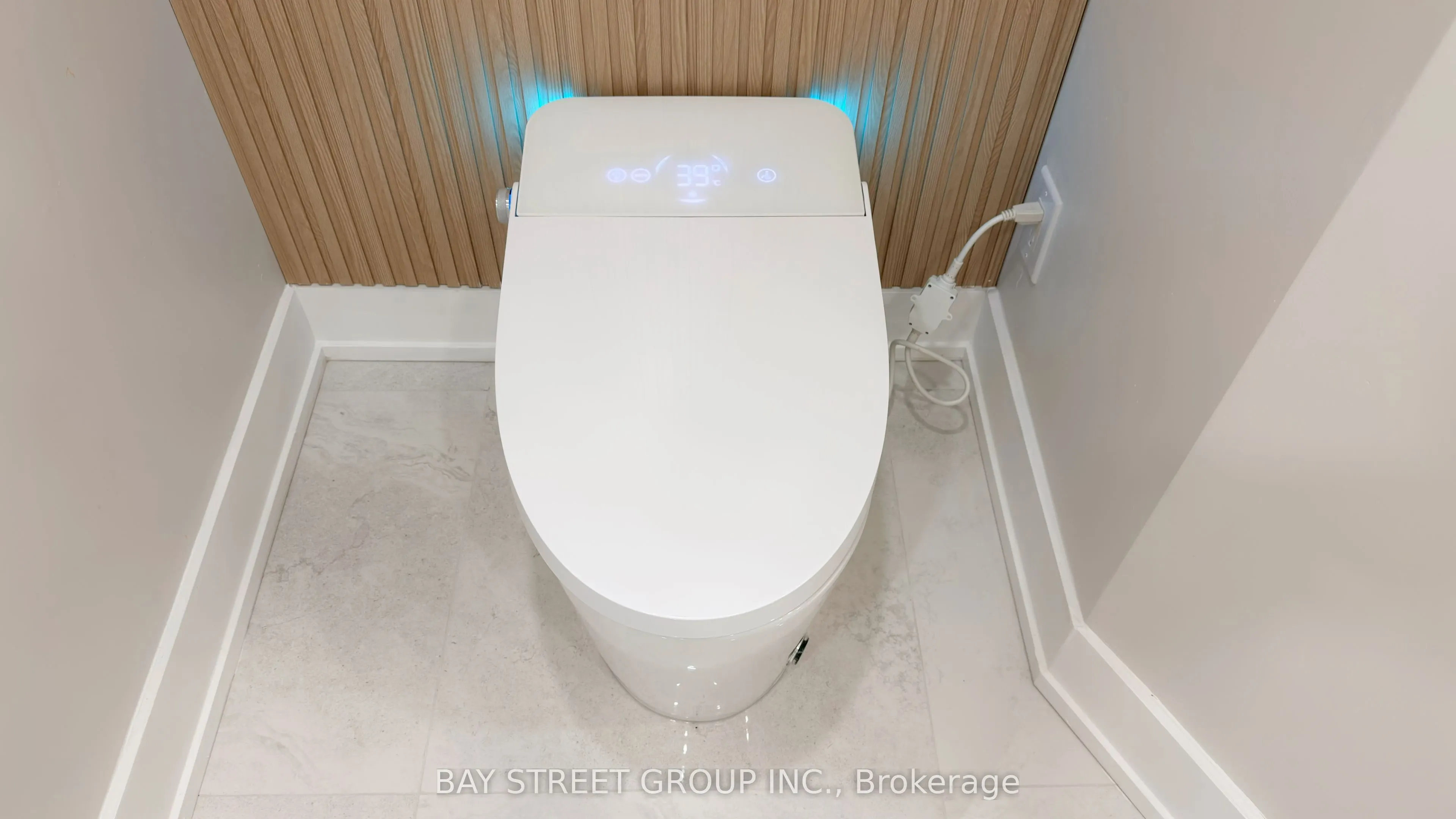 85 Skymark Drive #2201