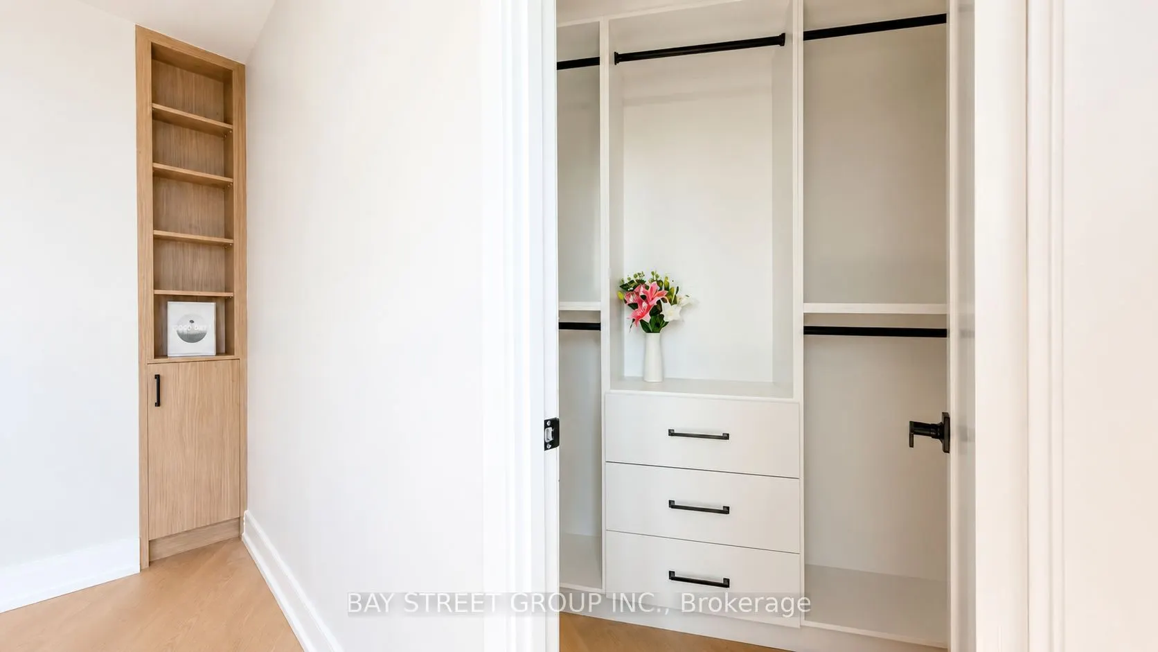 85 Skymark Drive #2201