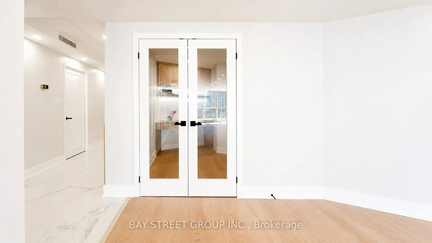85 Skymark Drive #2201