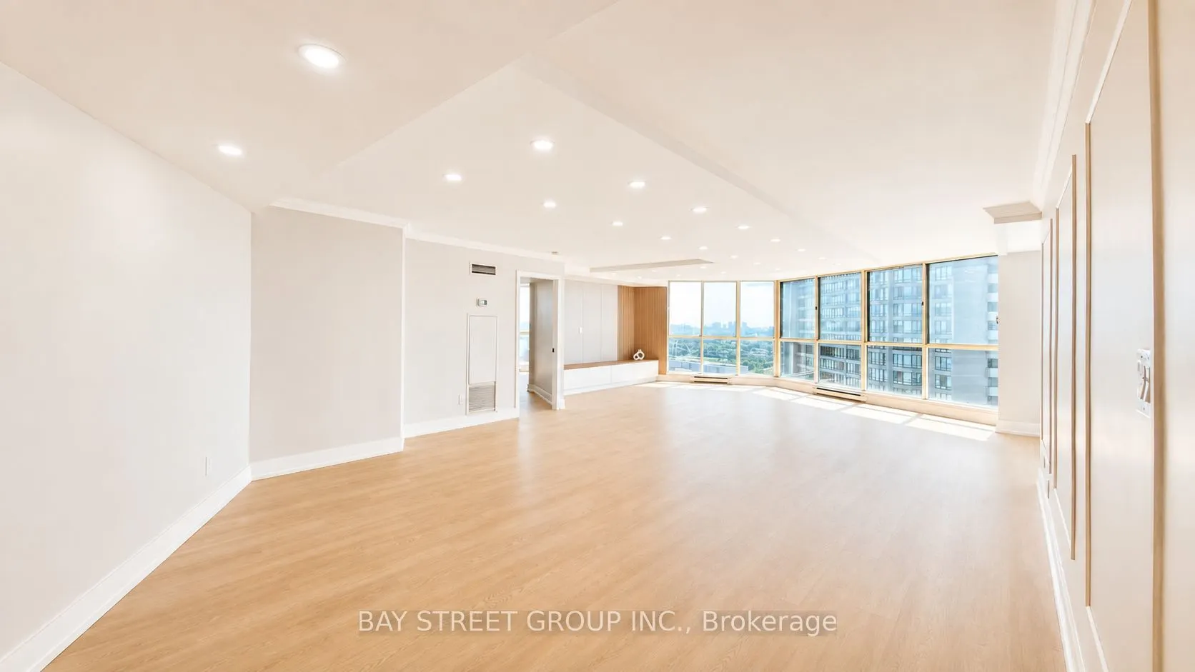 85 Skymark Drive #2201