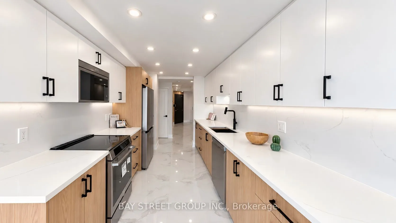 85 Skymark Drive #2201