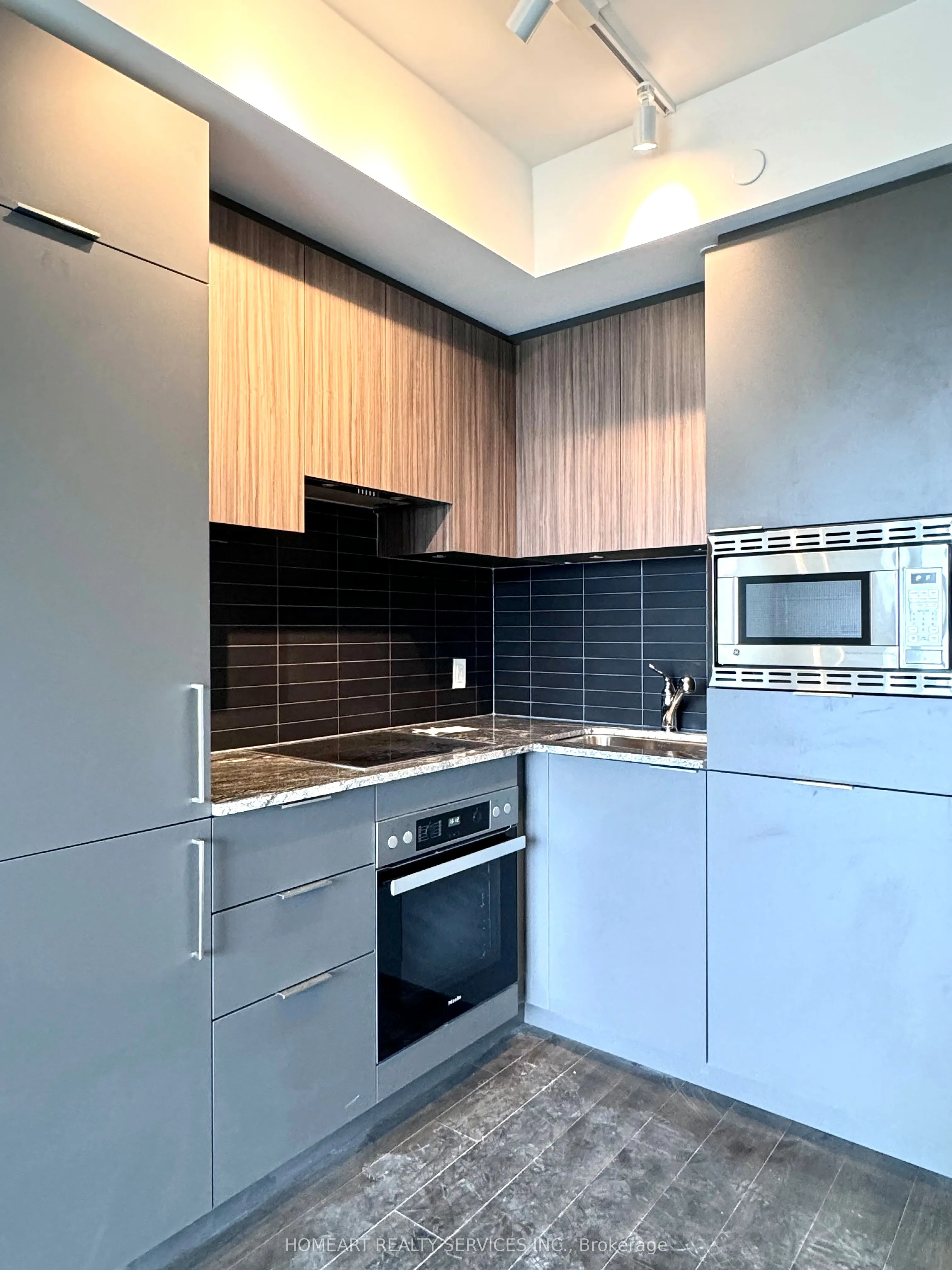 50 O'neill Road #2805