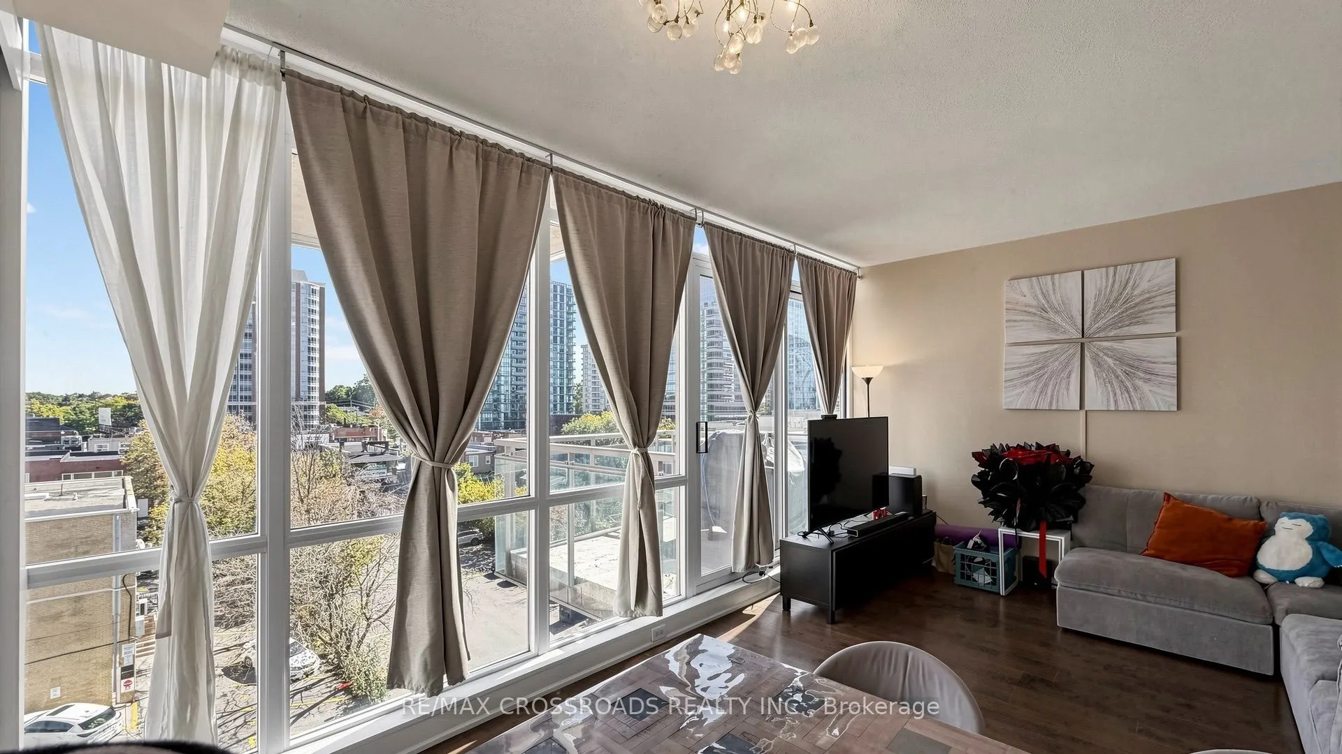 30 Canterbury Place #606