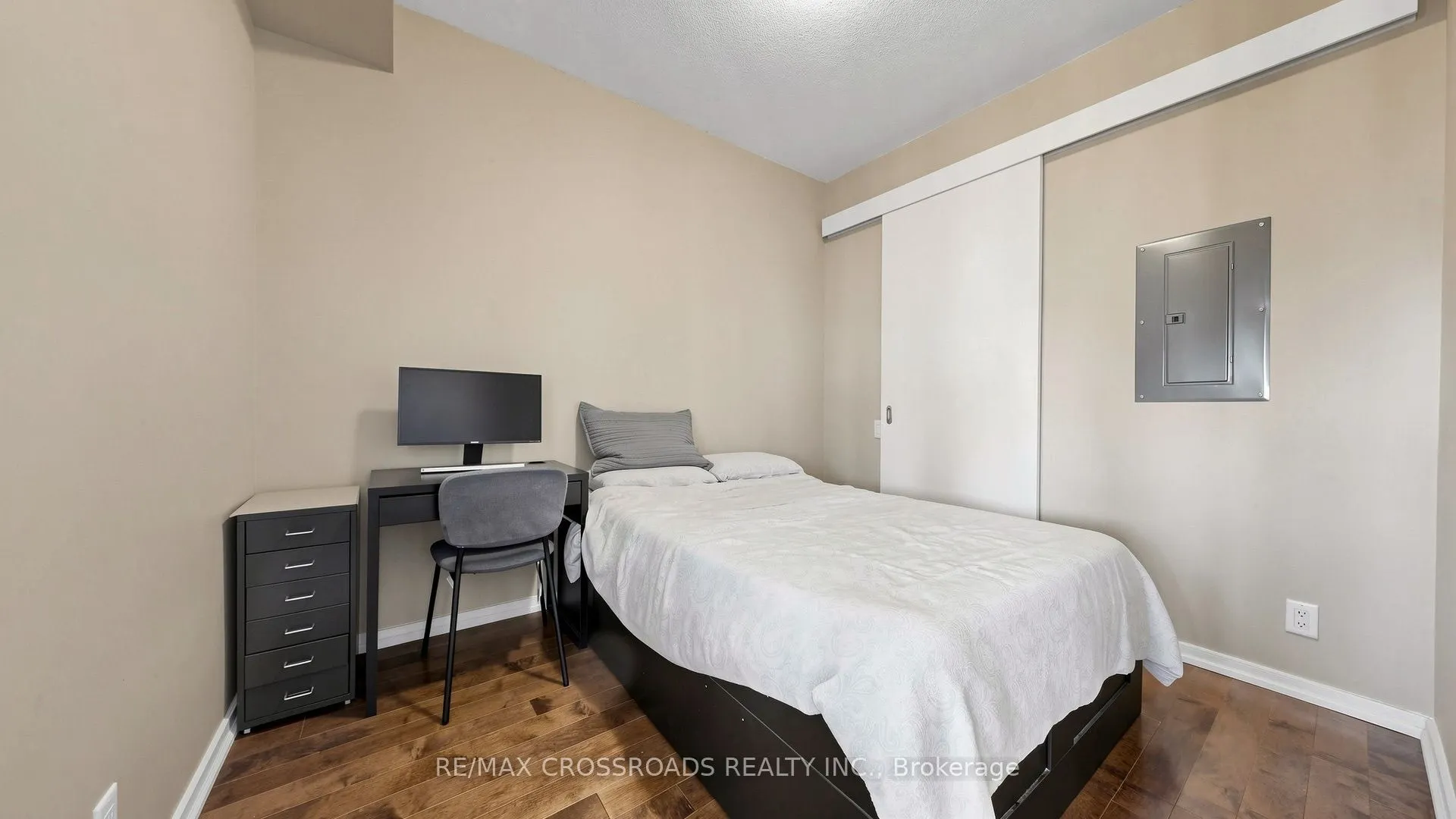 30 Canterbury Place #606