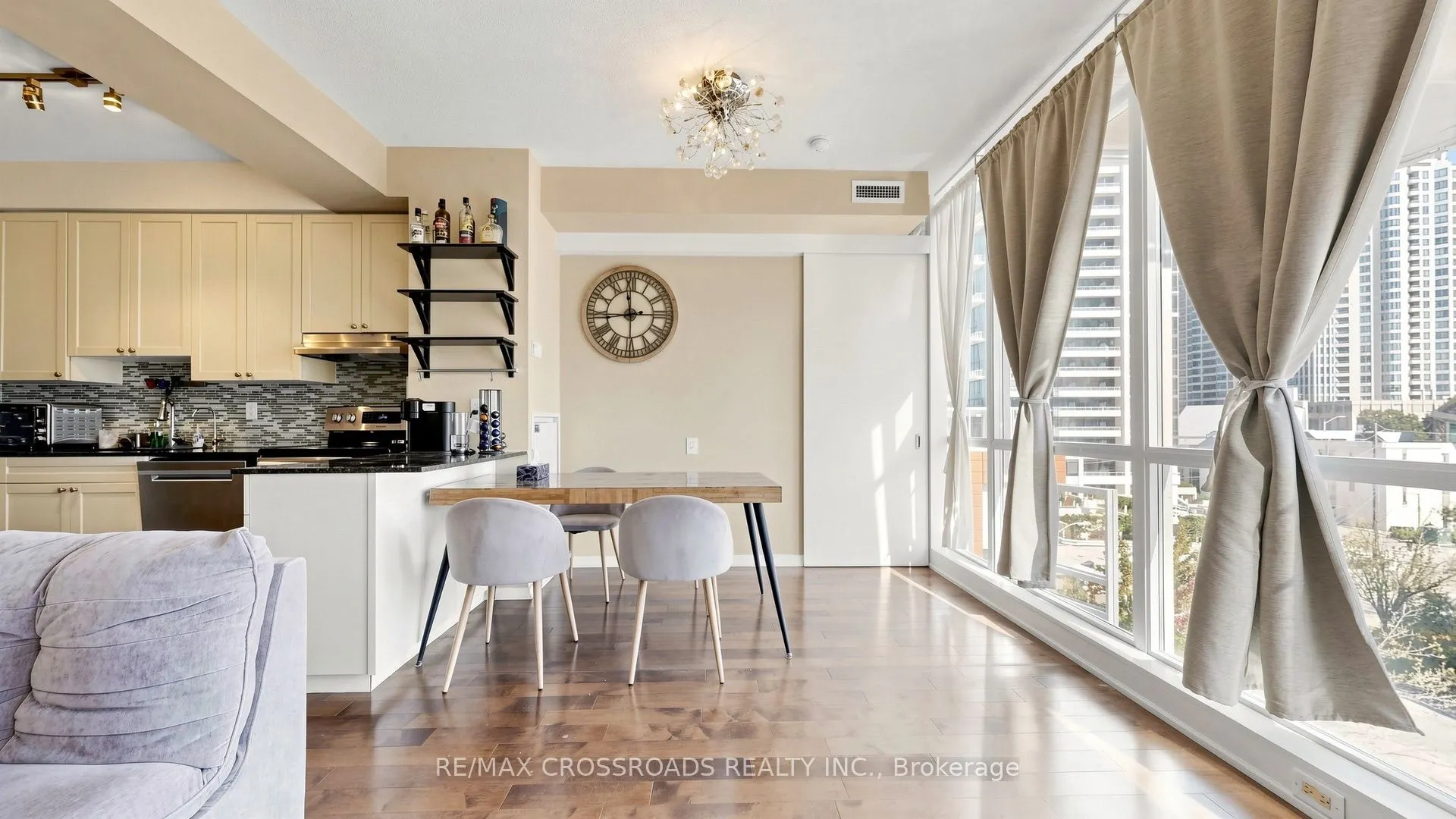 30 Canterbury Place #606