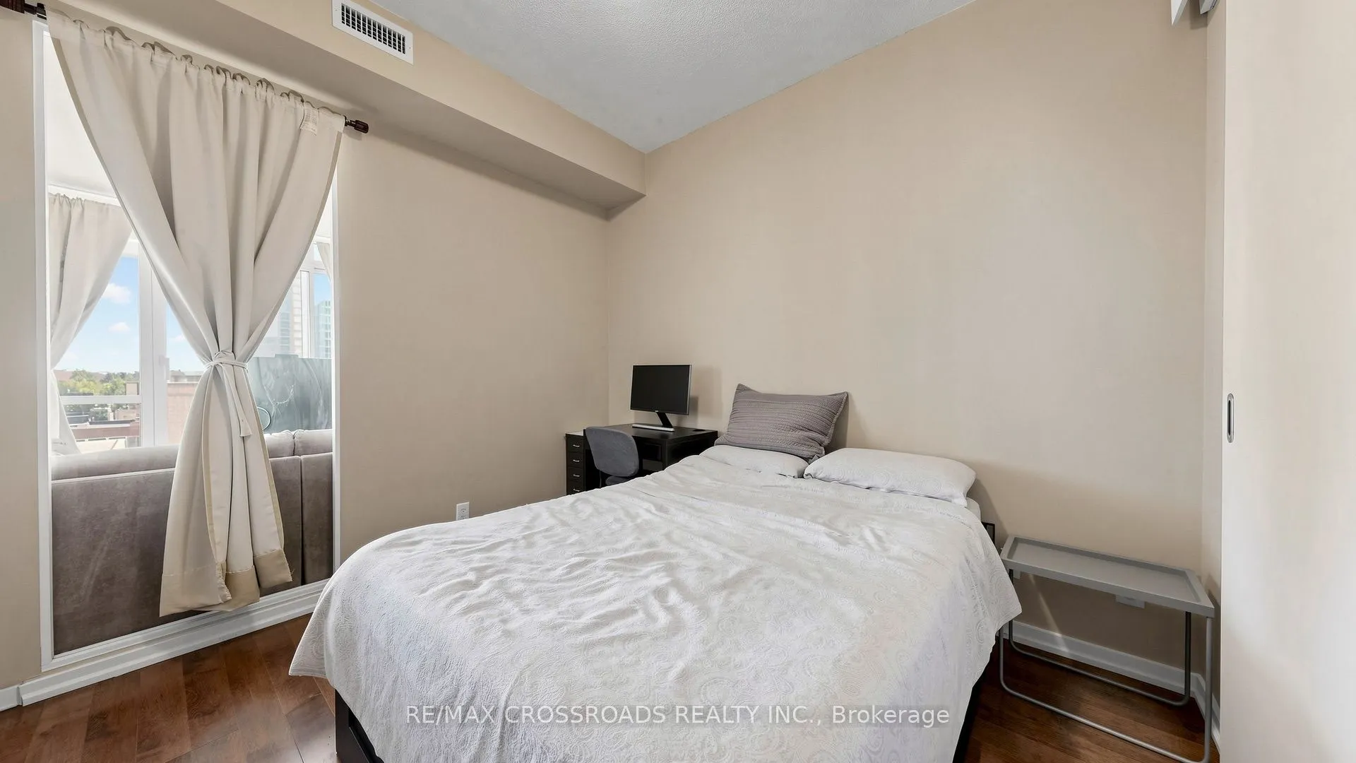 30 Canterbury Place #606