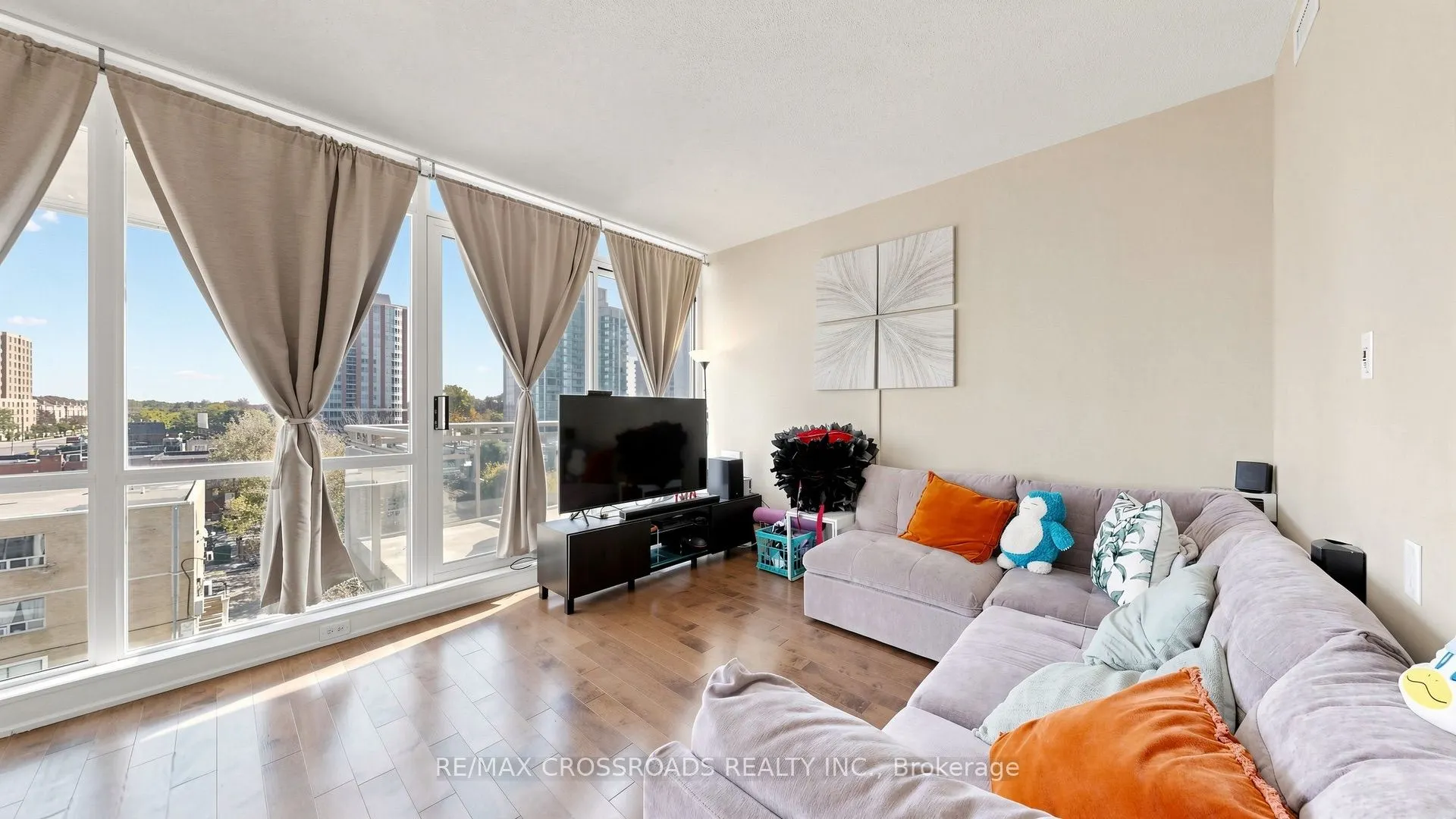 30 Canterbury Place #606