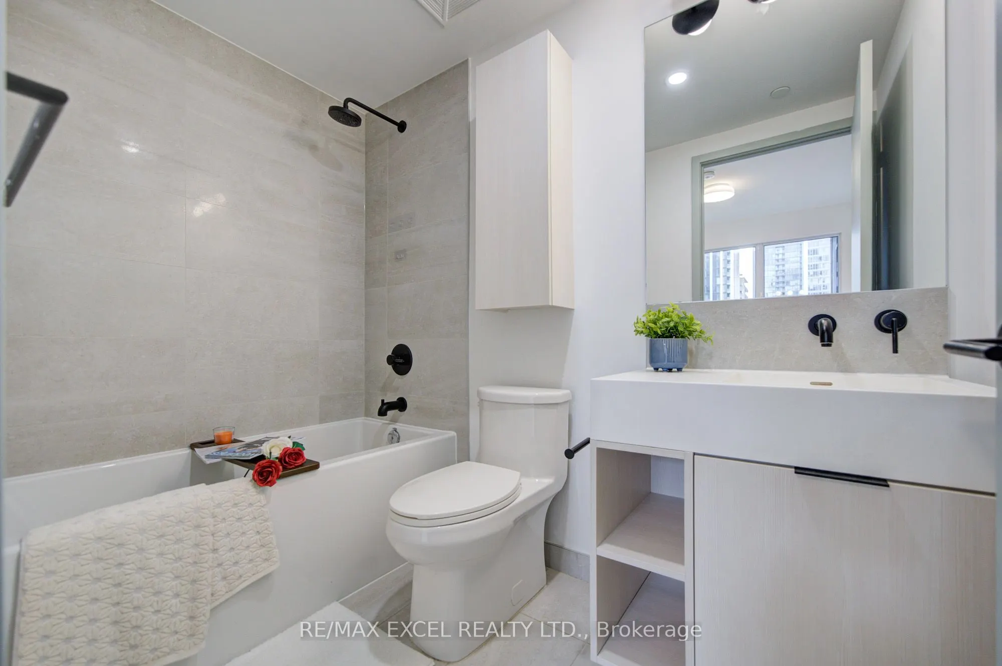 108 Peter Street #2708