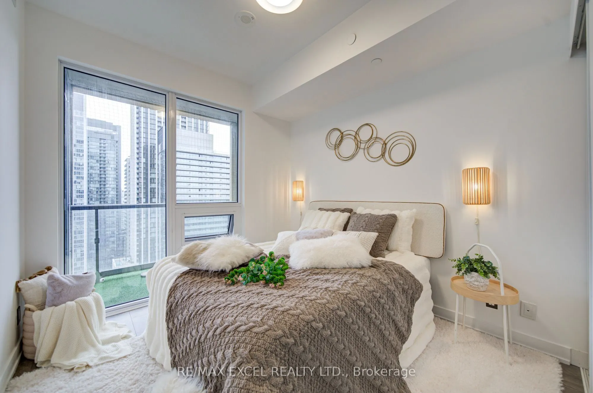 108 Peter Street #2708