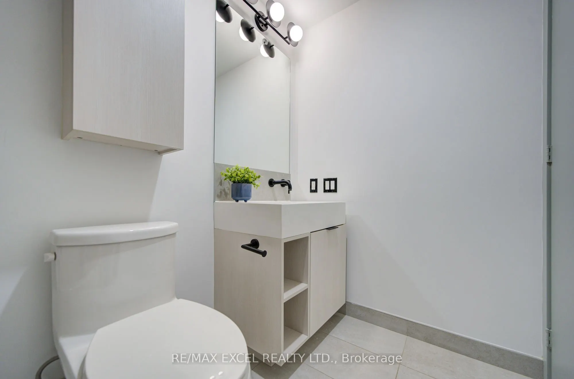 108 Peter Street #2708