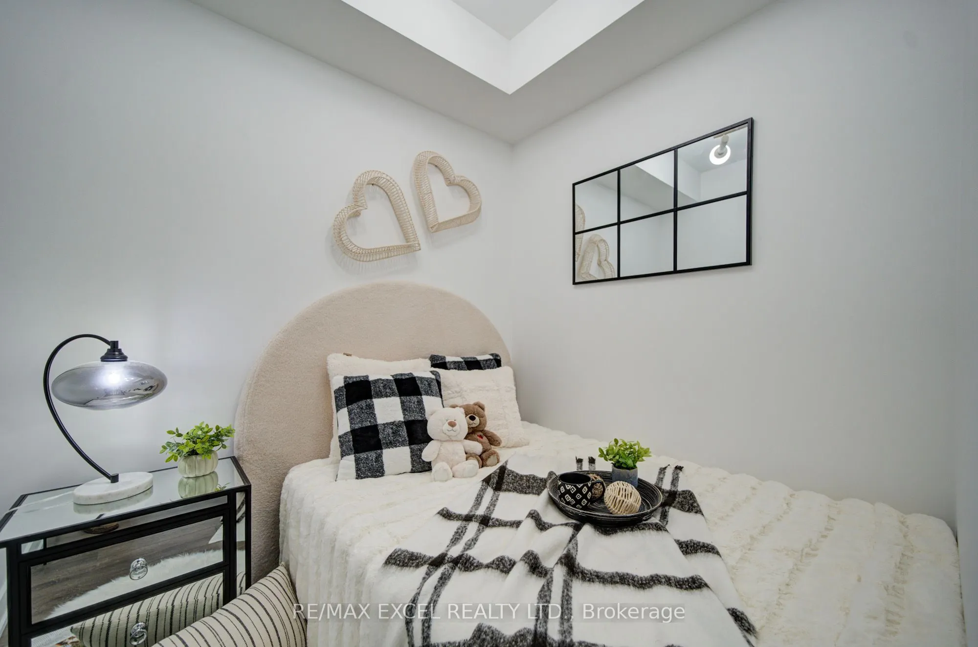 108 Peter Street #2708