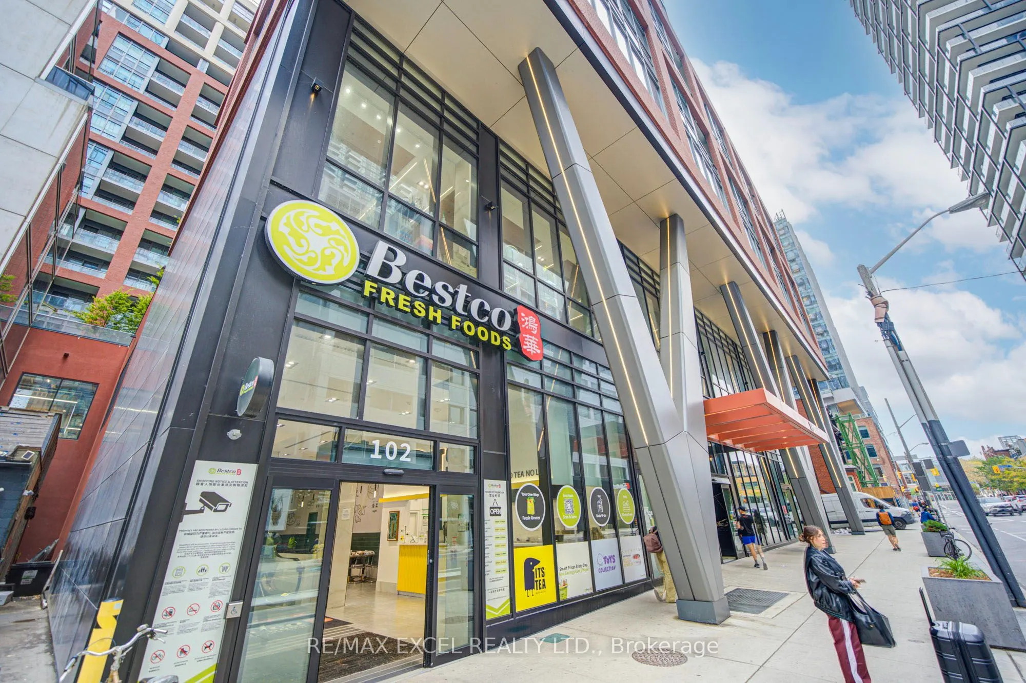108 Peter Street #2708