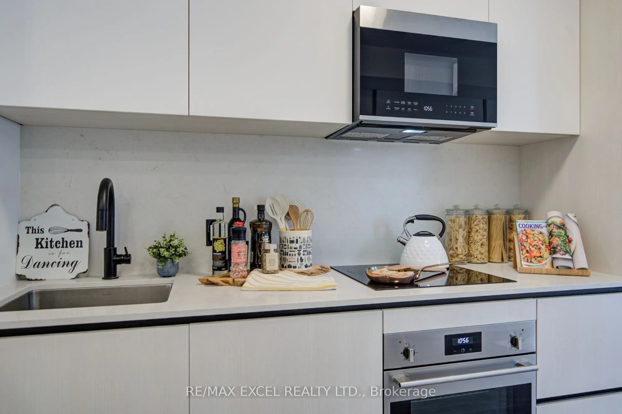 108 Peter Street #2708