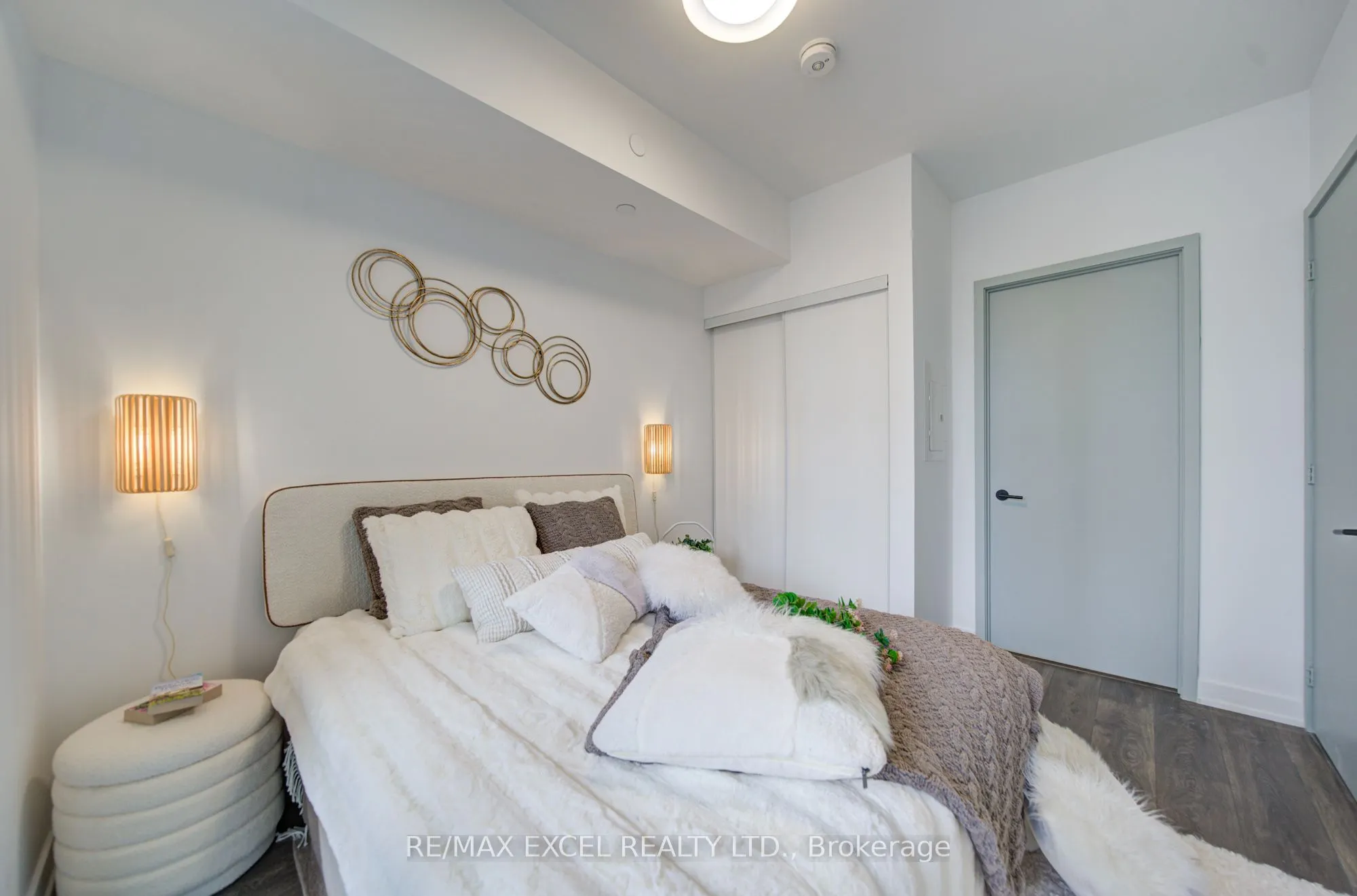 108 Peter Street #2708
