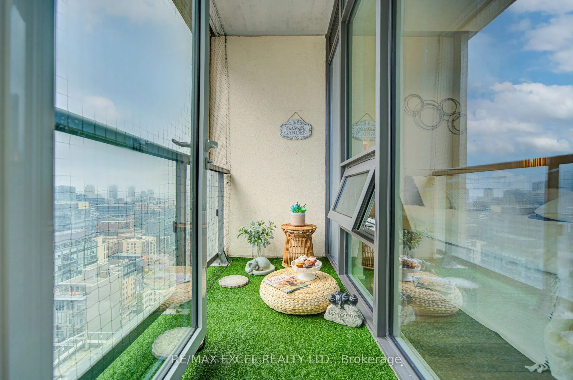 108 Peter Street #2708
