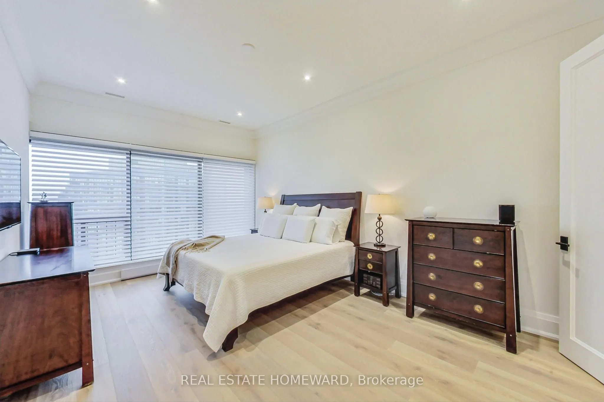 55 Harbour Square #3612