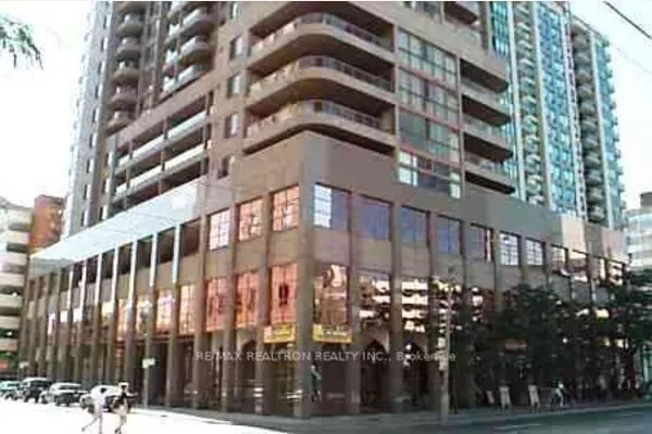 736 Bay Street #601