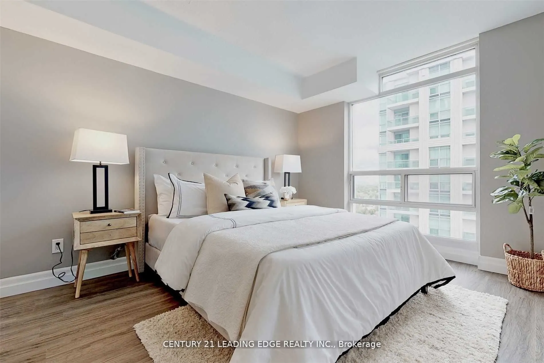 35 BALES Avenue #2211