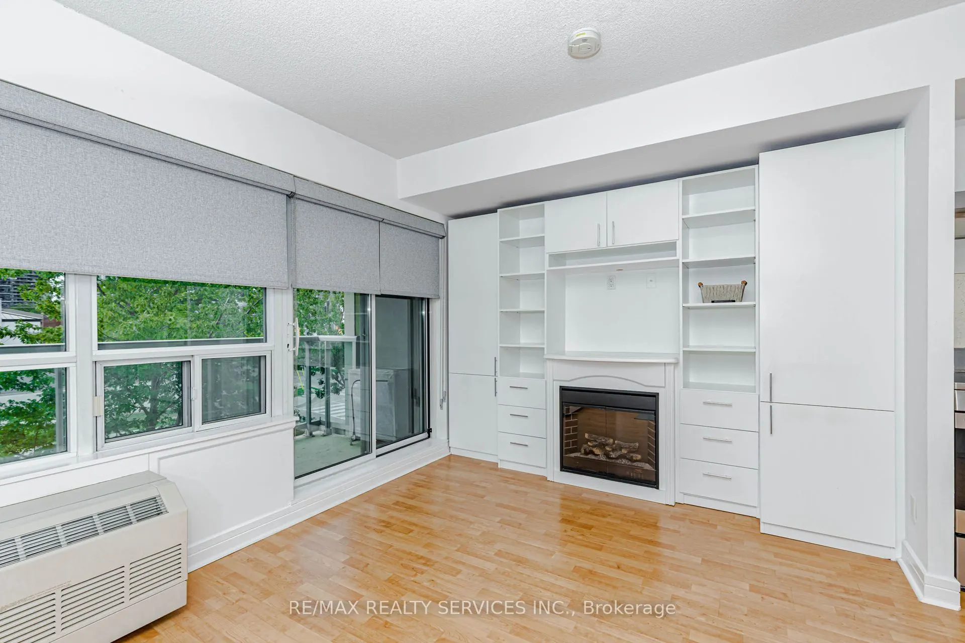 19 Avondale Avenue #208