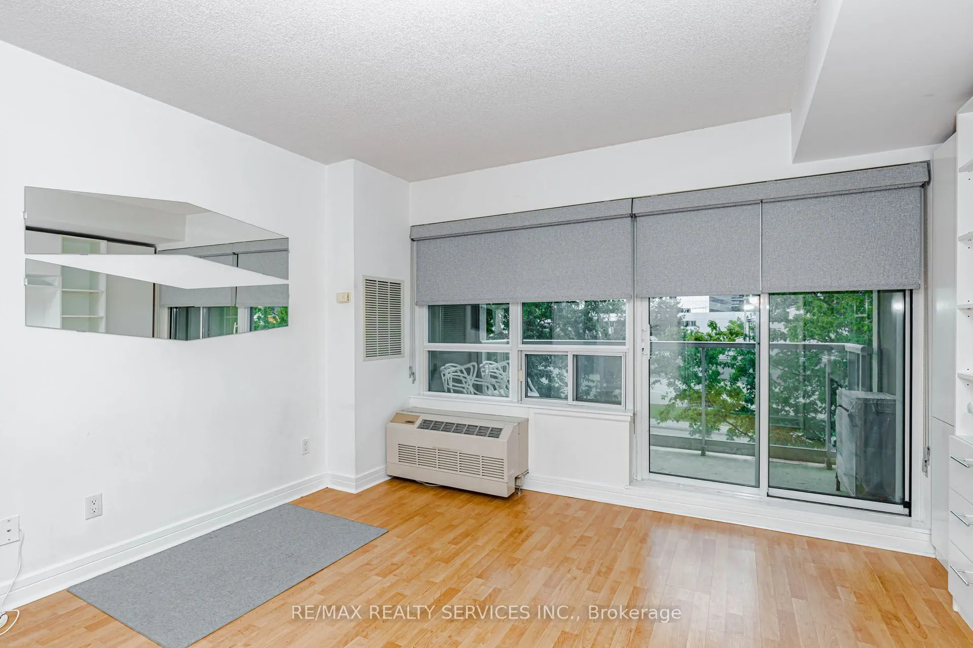 19 Avondale Avenue #208
